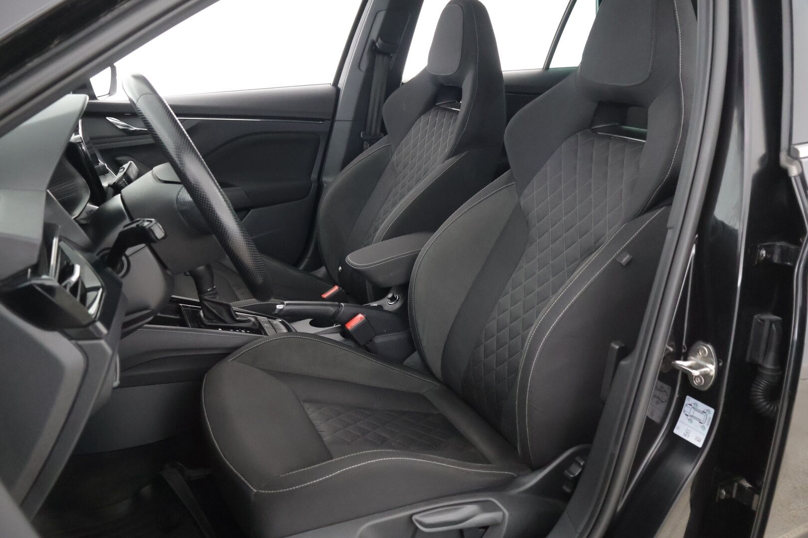 Skoda Scala 2020 1,5 TSI Style DSG Autom. **1.OM Suomi-auto / Navi / Keyless / Digimittaristo** - Juuri katsastettu / 2 Renkaat / Levyt ja palat juuri vaihdettu taakse * - Osta nyt, maksa vasta ensi vuonna