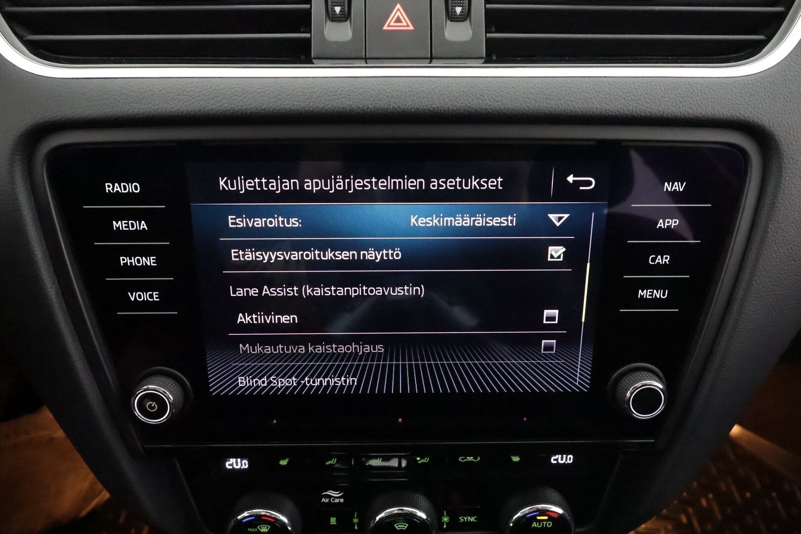 Skoda Octavia 2020 Combi 2,0 TDI 150 Style BusinessLine DSG * ACC / Webasto / P.Kamera / Apple&Android / Keyless * - 1.Om Suomi-auto / Merkkihuollettu / Kahdet Renkaat