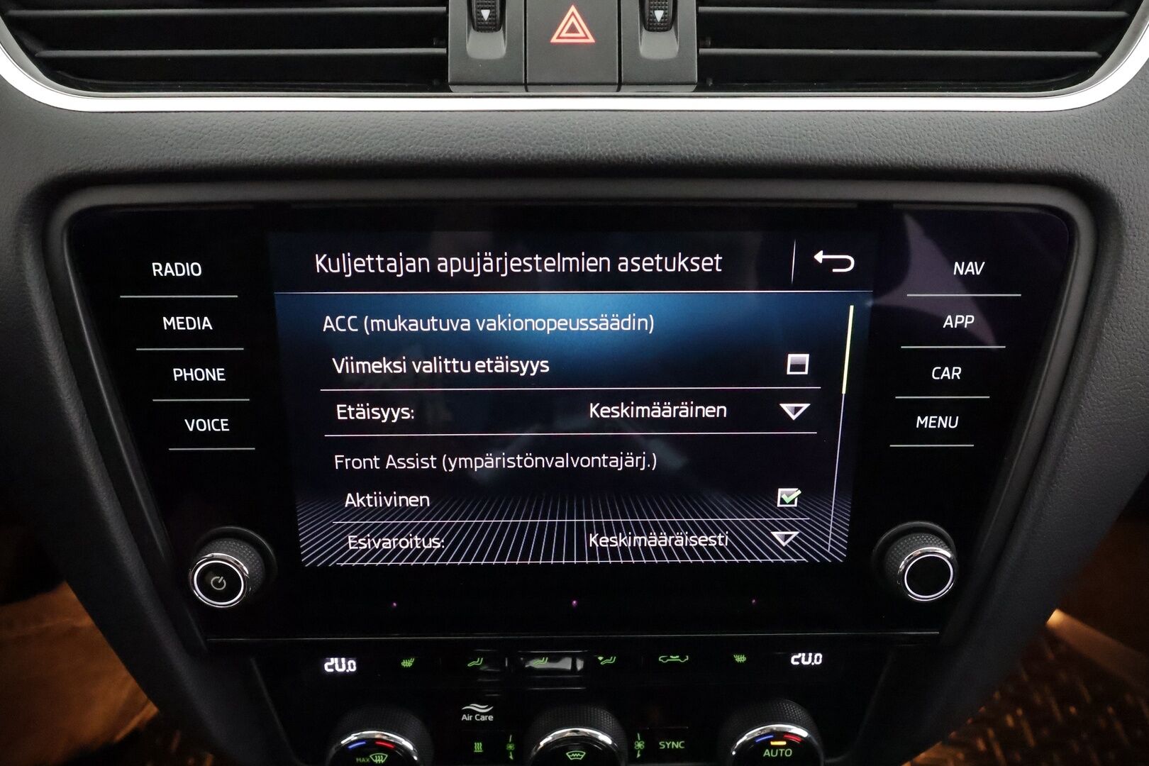 Skoda Octavia 2020 Combi 2,0 TDI 150 Style BusinessLine DSG * ACC / Webasto / P.Kamera / Apple&Android / Keyless * - 1.Om Suomi-auto / Merkkihuollettu / Kahdet Renkaat