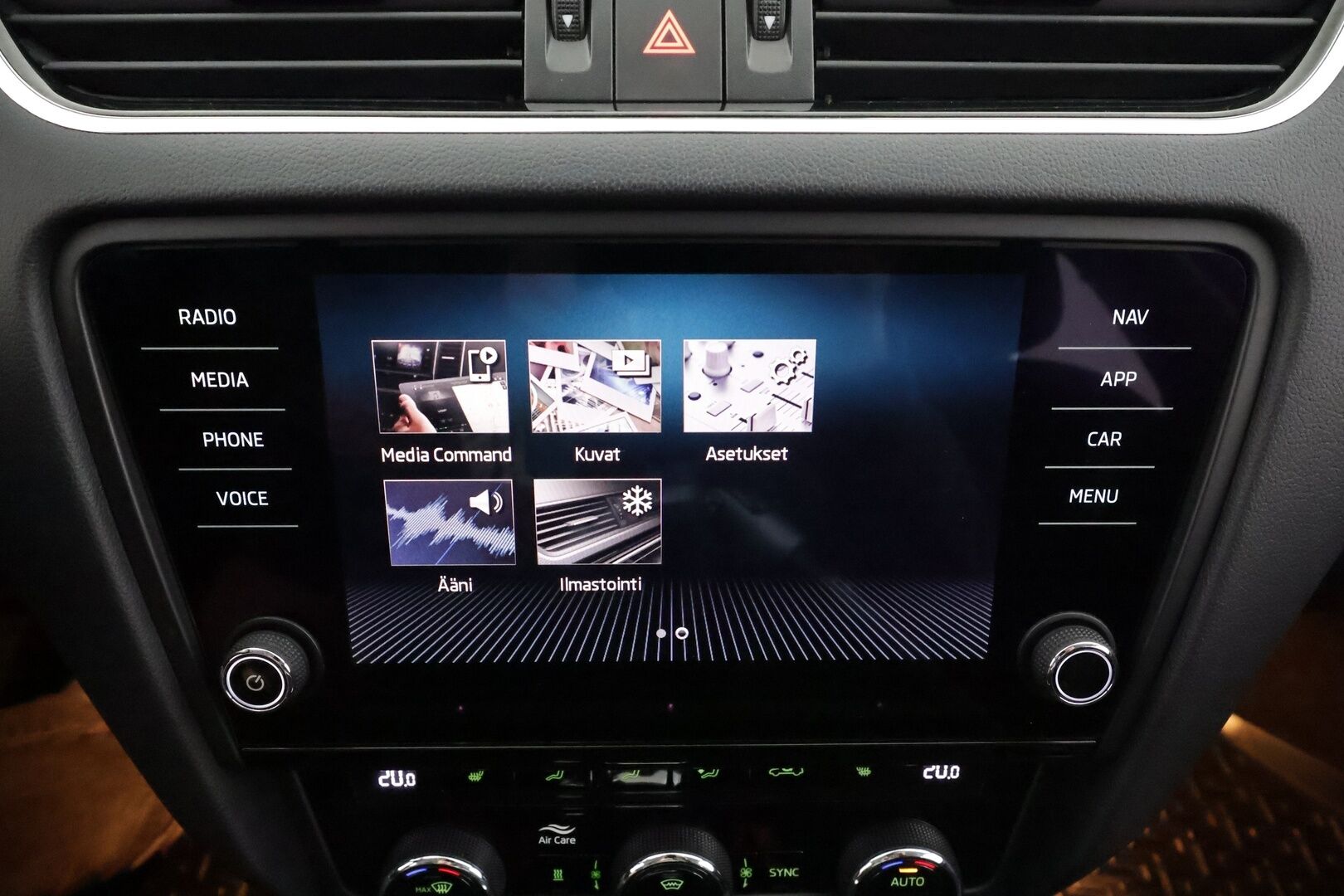 Skoda Octavia 2020 Combi 2,0 TDI 150 Style BusinessLine DSG * ACC / Webasto / P.Kamera / Apple&Android / Keyless * - 1.Om Suomi-auto / Merkkihuollettu / Kahdet Renkaat