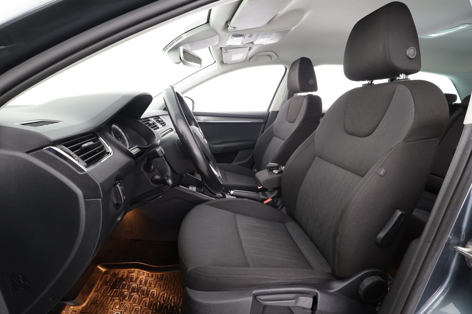 Skoda Octavia 2020 Combi 2,0 TDI 150 Style BusinessLine DSG * ACC / Webasto / P.Kamera / Apple&Android / Keyless * - 1.Om Suomi-auto / Merkkihuollettu / Kahdet Renkaat