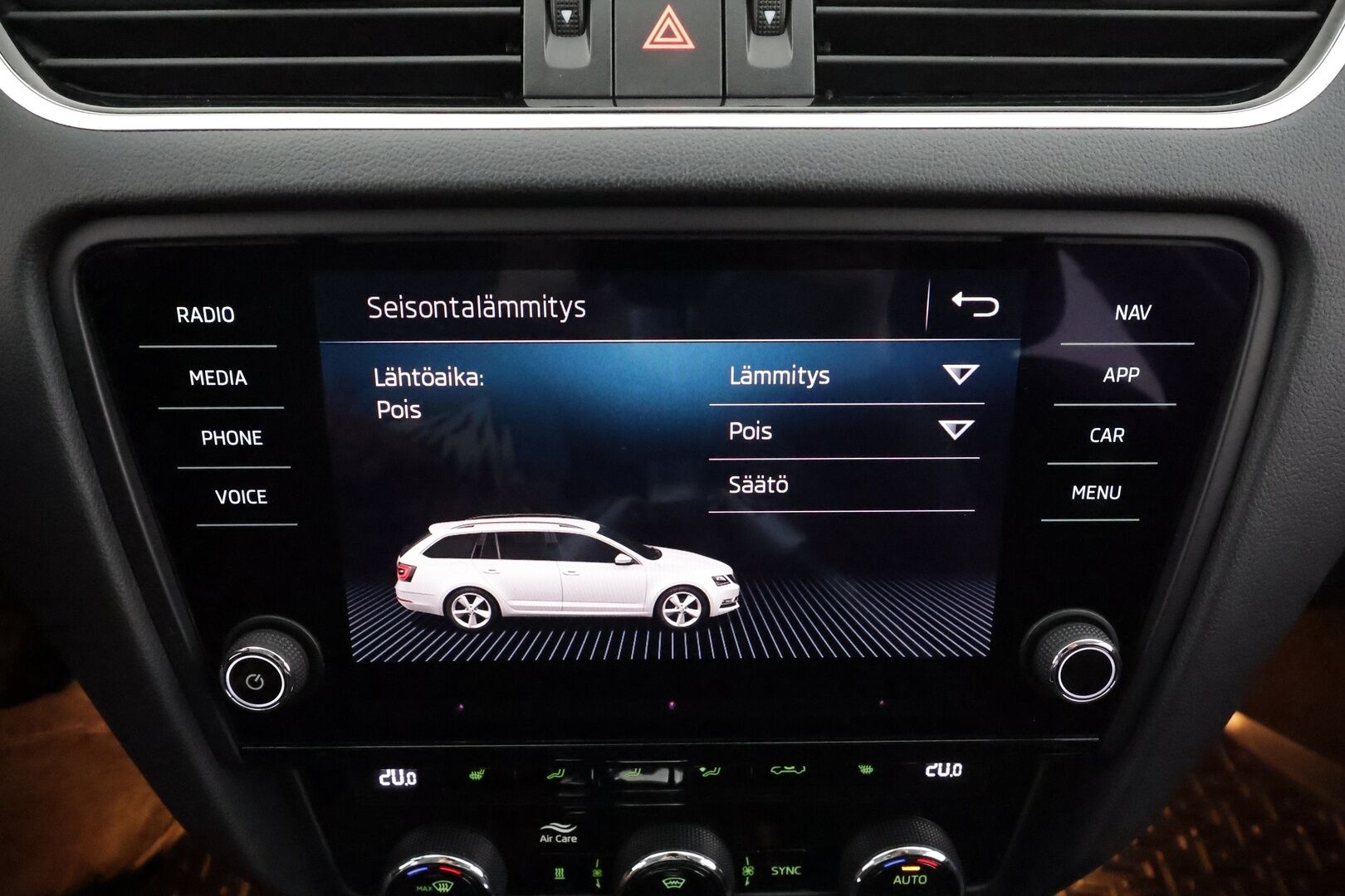 Skoda Octavia 2020 Combi 2,0 TDI 150 Style BusinessLine DSG * ACC / Webasto / P.Kamera / Apple&Android / Keyless * - 1.Om Suomi-auto / Merkkihuollettu / Kahdet Renkaat