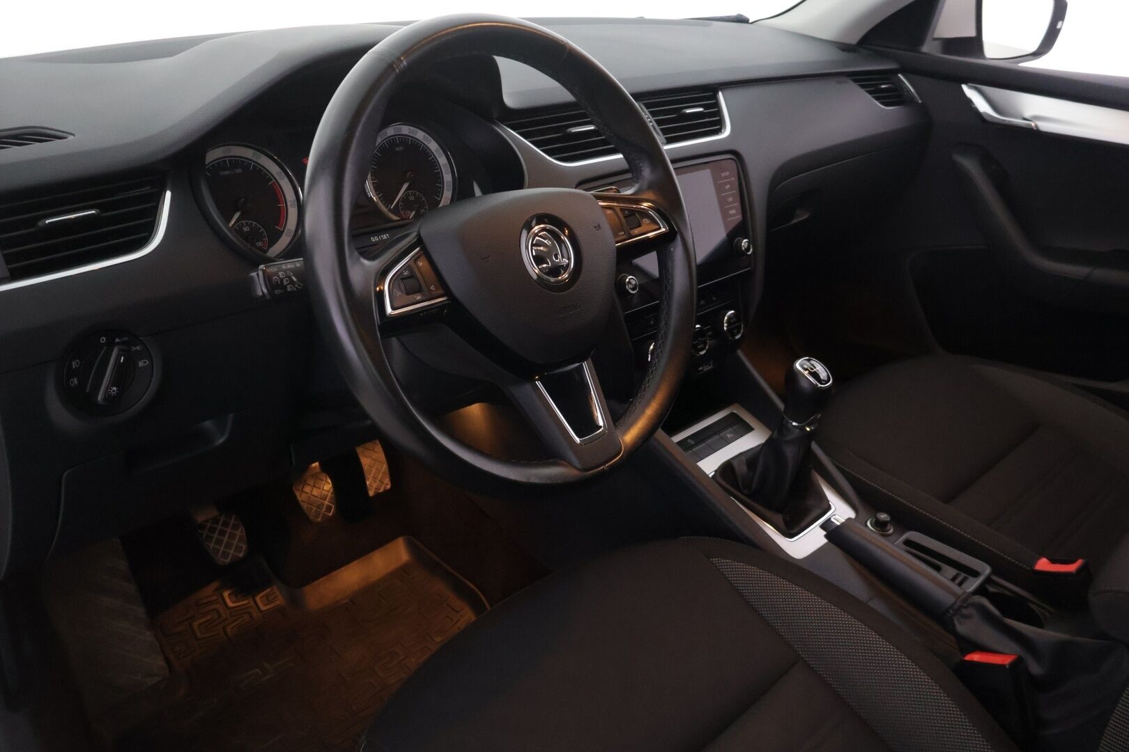Skoda Octavia 2020 1,0 TSI Ambition BusinessLine - Suomi-auto | Webasto | Lämmitetty ohjauspyörä | Apple&Android | Vakkari - KORKO VAIN 3,99 %