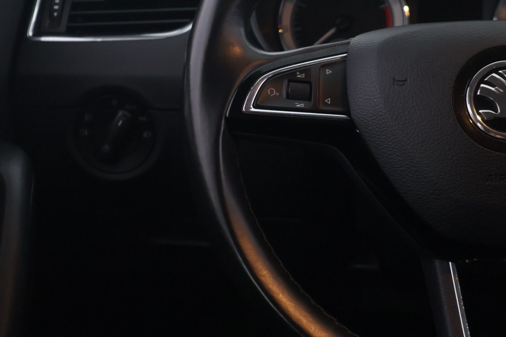 Skoda Octavia 2020 1,0 TSI Ambition BusinessLine - Suomi-auto | Webasto | Lämmitetty ohjauspyörä | Apple&Android | Vakkari - KORKO VAIN 3,99 %