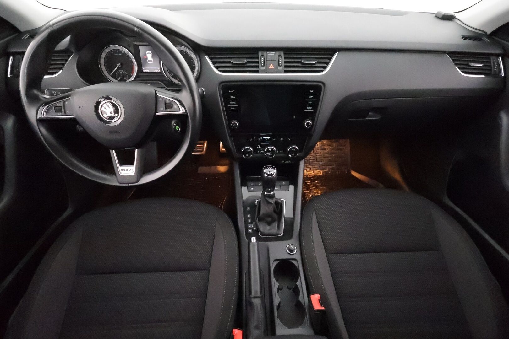 Skoda Octavia 2020 Combi 2,0 TDI 184 4x4 Scout BusinessLine DSG Autom. **Adapt.vakkari / Webasto / Koukku / P.Kamera / Kaistavahti / Keyless** - Suomi-auto / Facelift / Apple&Android / LED / Sähköluukku
