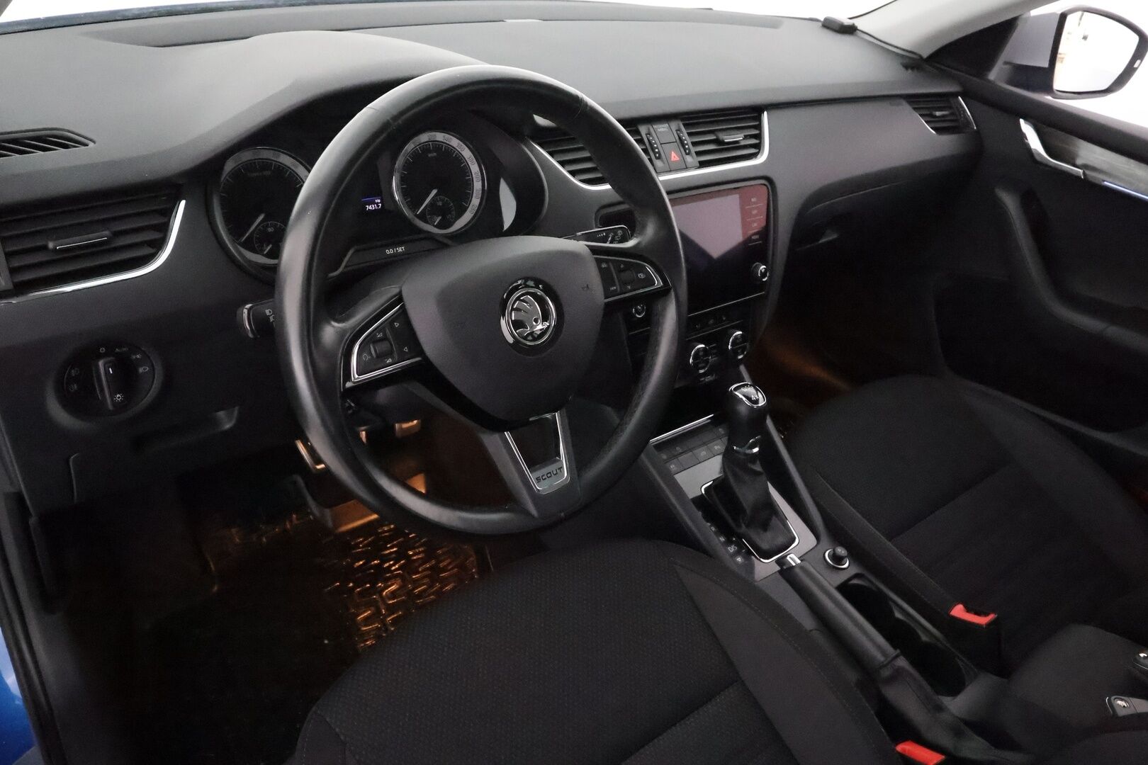 Skoda Octavia 2020 Combi 2,0 TDI 184 4x4 Scout BusinessLine DSG Autom. **Adapt.vakkari / Webasto / Koukku / P.Kamera / Kaistavahti / Keyless** - Suomi-auto / Facelift / Apple&Android / LED / Sähköluukku