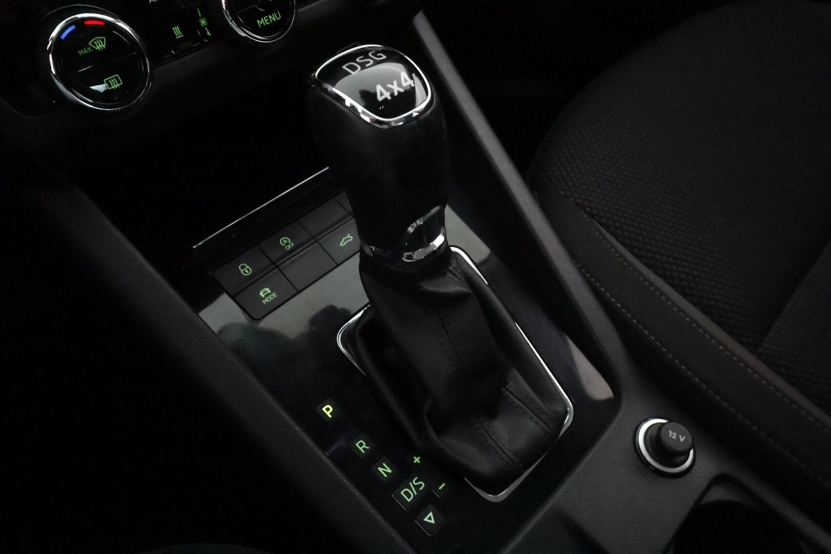 Skoda Octavia 2020 Combi 2,0 TDI 184 4x4 Scout BusinessLine DSG Autom. **Adapt.vakkari / Webasto / Koukku / P.Kamera / Kaistavahti / Keyless** - Suomi-auto / Facelift / Apple&Android / LED / Sähköluukku