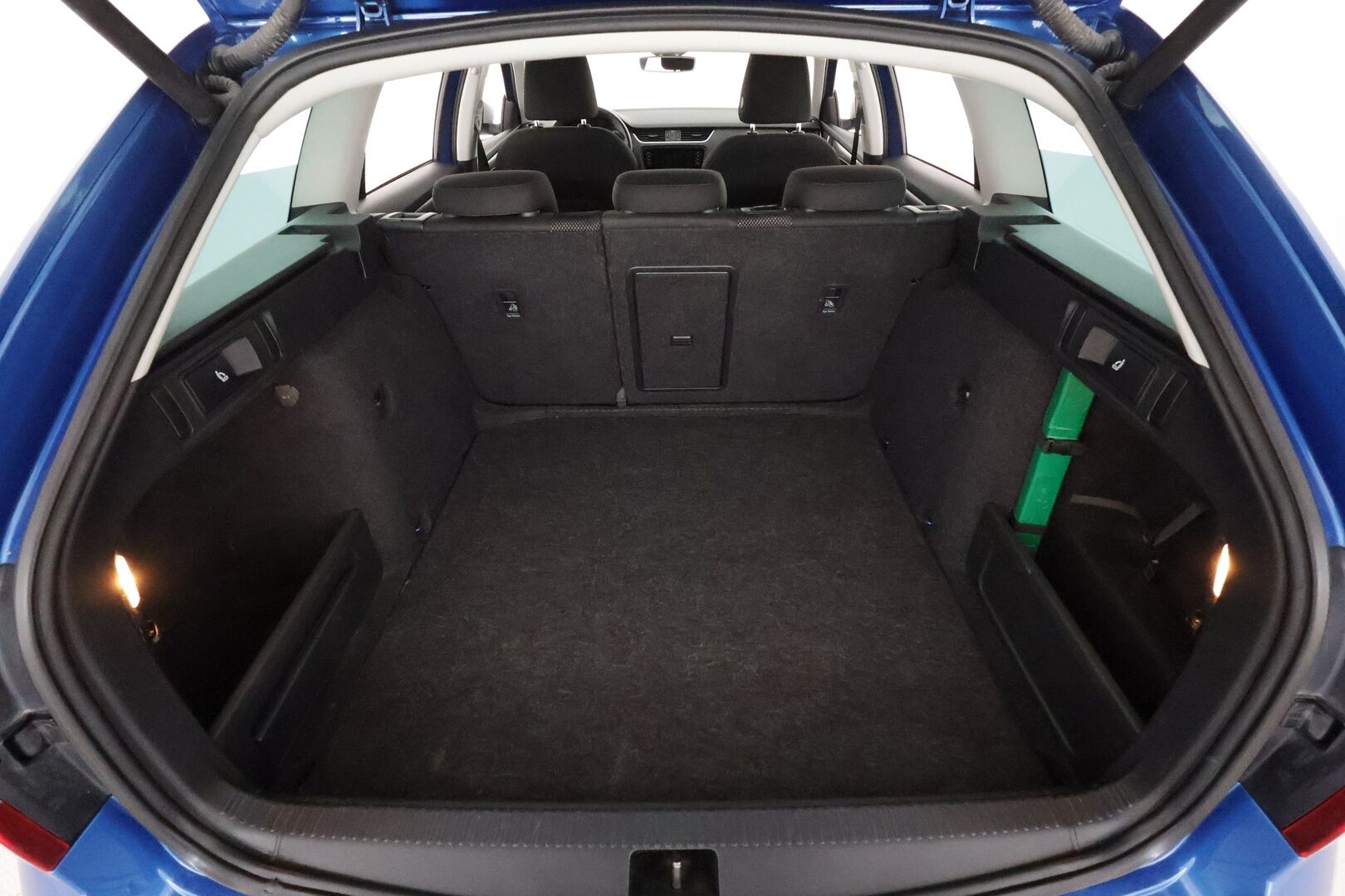 Skoda Octavia 2020 Combi 2,0 TDI 184 4x4 Scout BusinessLine DSG Autom. **Adapt.vakkari / Webasto / Koukku / P.Kamera / Kaistavahti / Keyless** - Suomi-auto / Facelift / Apple&Android / LED / Sähköluukku
