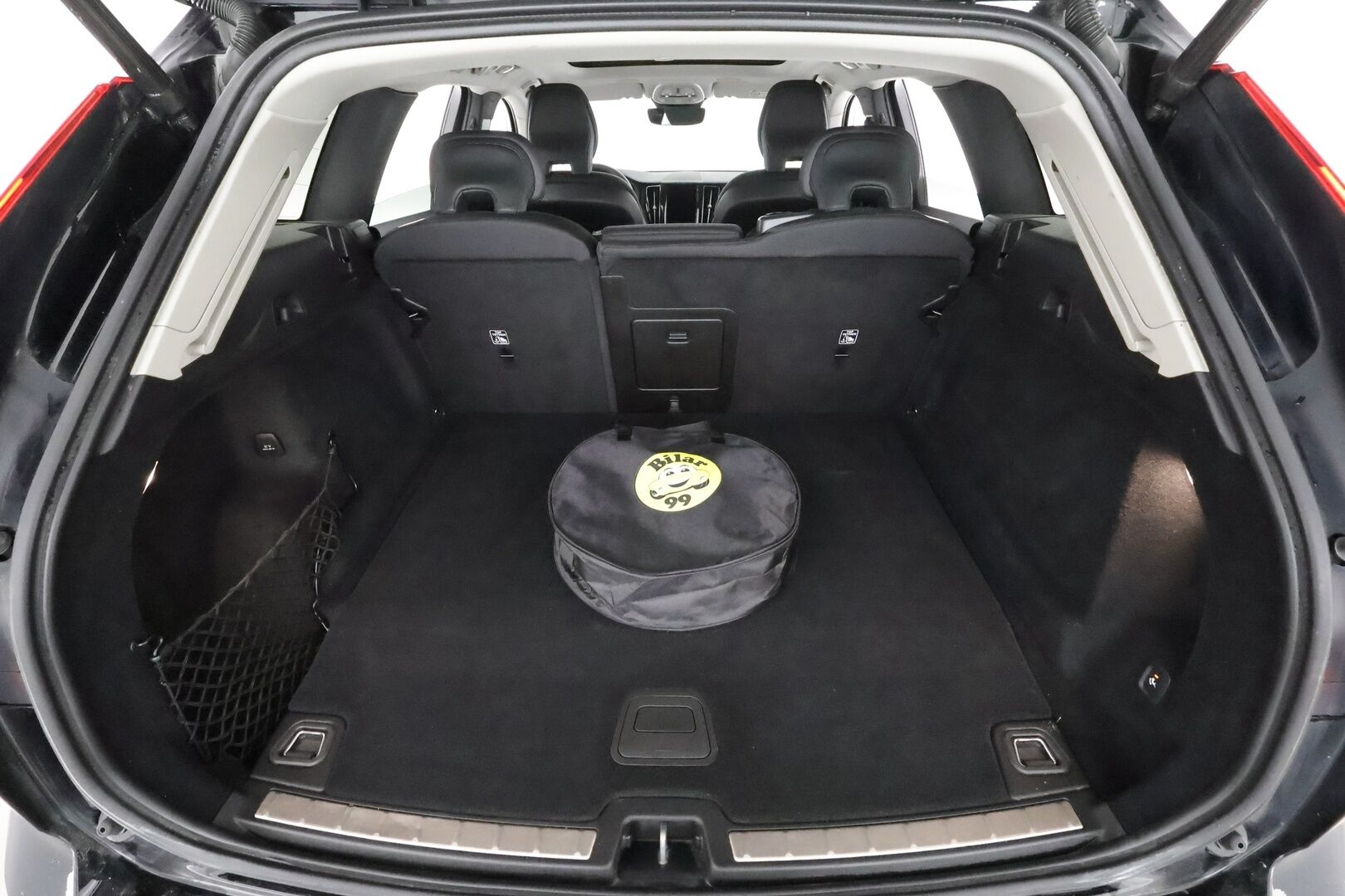 Volvo XC60 2023 T6 AWD Long Range Core aut * ACC / 360° / LED / Navi / Webasto / Koukku / Panorama / KeylessGo / BLIS / Facelift * - HULLUT BLACKWEEK JATKOT - KORKOTARJOUS 2,49%