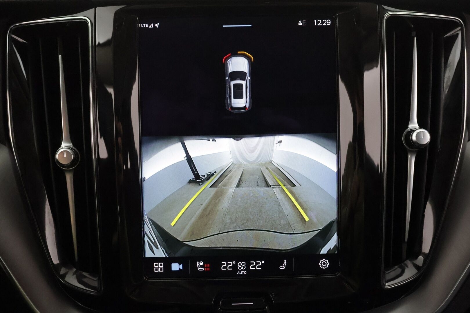 Volvo XC60 2023 T6 AWD Long Range Core aut * ACC / 360° / LED / Navi / Webasto / Koukku / Panorama / KeylessGo / BLIS / Facelift * - HULLUT BLACKWEEK JATKOT - KORKOTARJOUS 2,49%