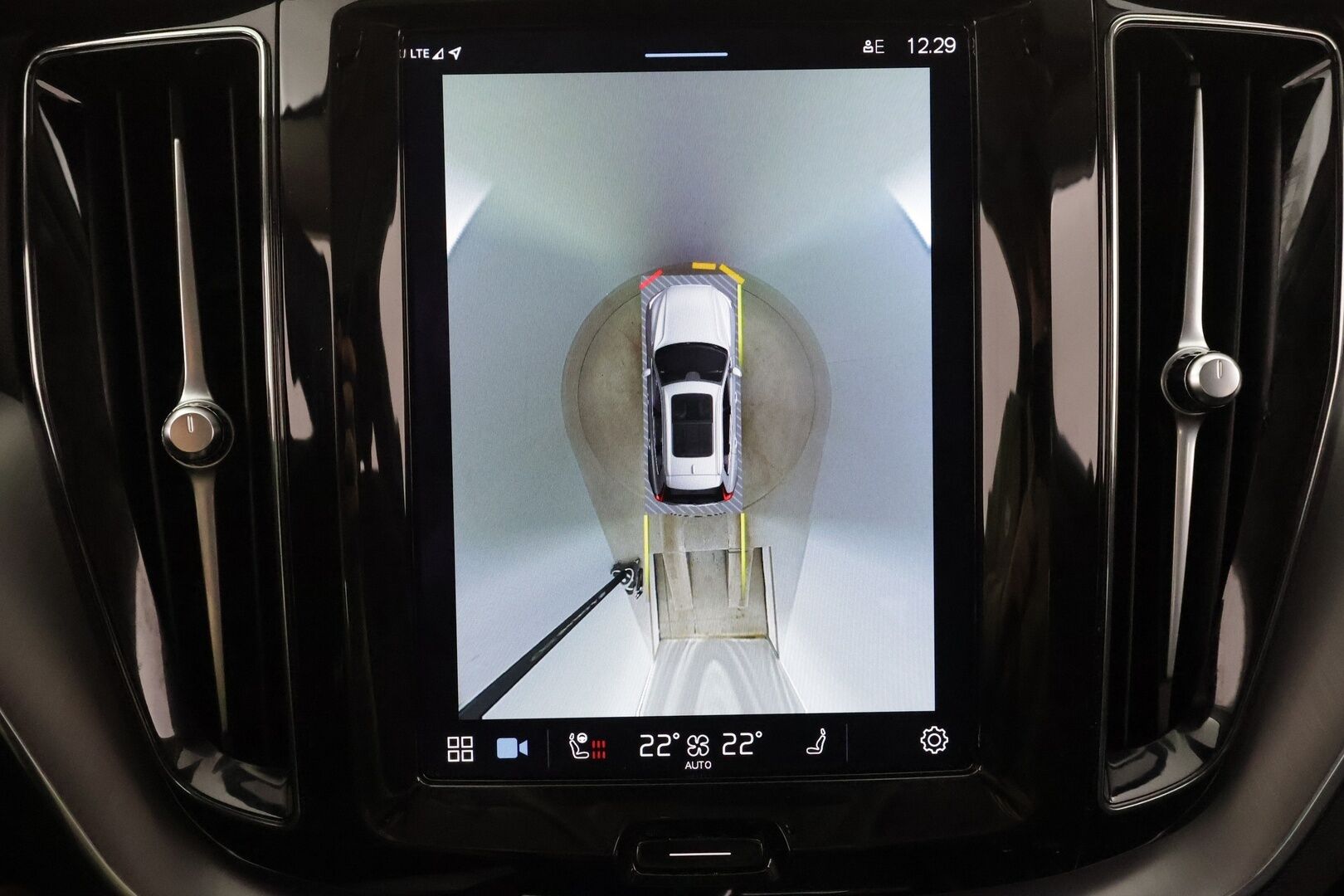 Volvo XC60 2023 T6 AWD Long Range Core aut * ACC / 360° / LED / Navi / Webasto / Koukku / Panorama / KeylessGo / BLIS / Facelift * - HULLUT BLACKWEEK JATKOT - KORKOTARJOUS 2,49%