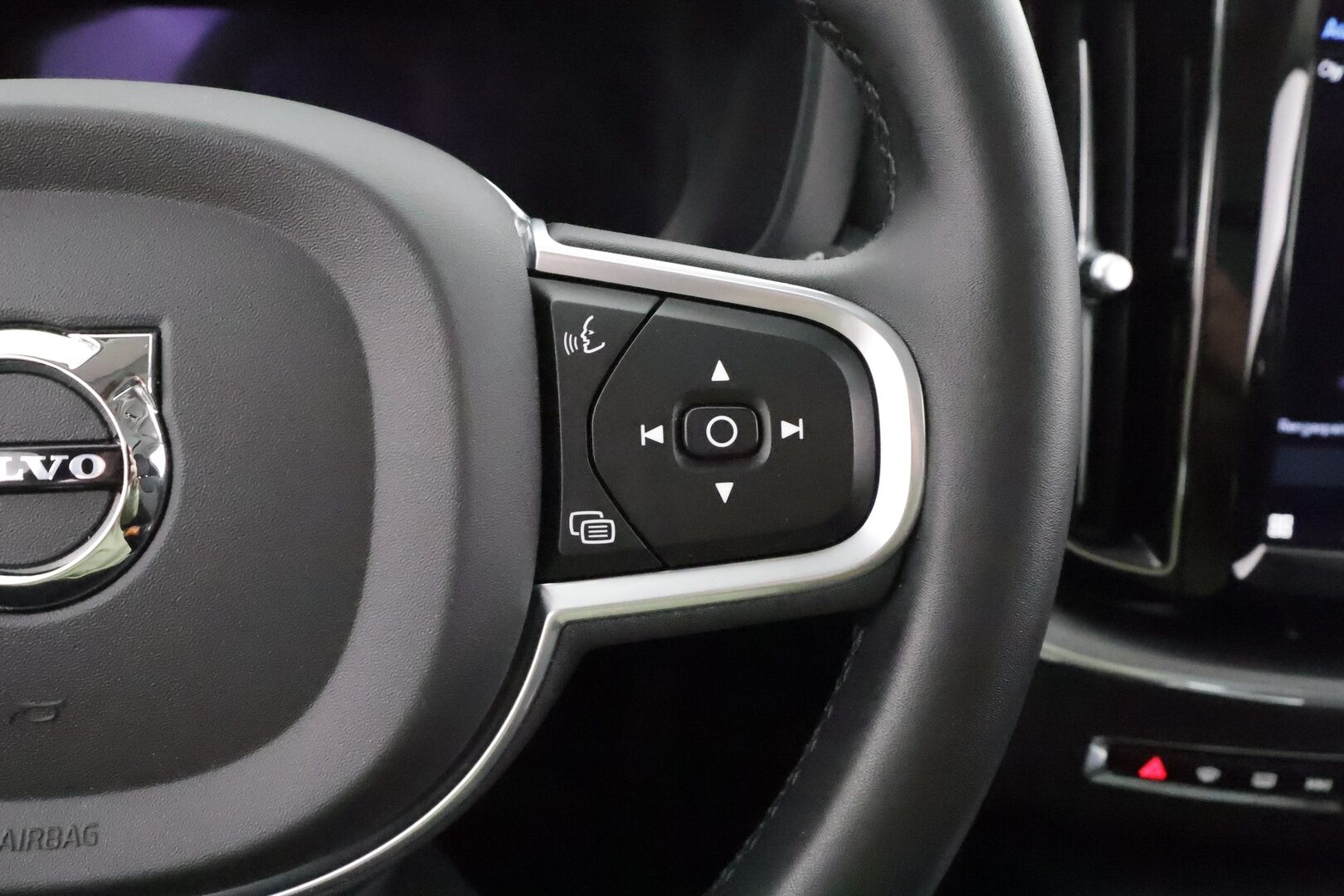 Volvo XC60 2023 T6 AWD Long Range Core aut * ACC / 360° / LED / Navi / Webasto / Koukku / Panorama / KeylessGo / BLIS / Facelift * - HULLUT BLACKWEEK JATKOT - KORKOTARJOUS 2,49%