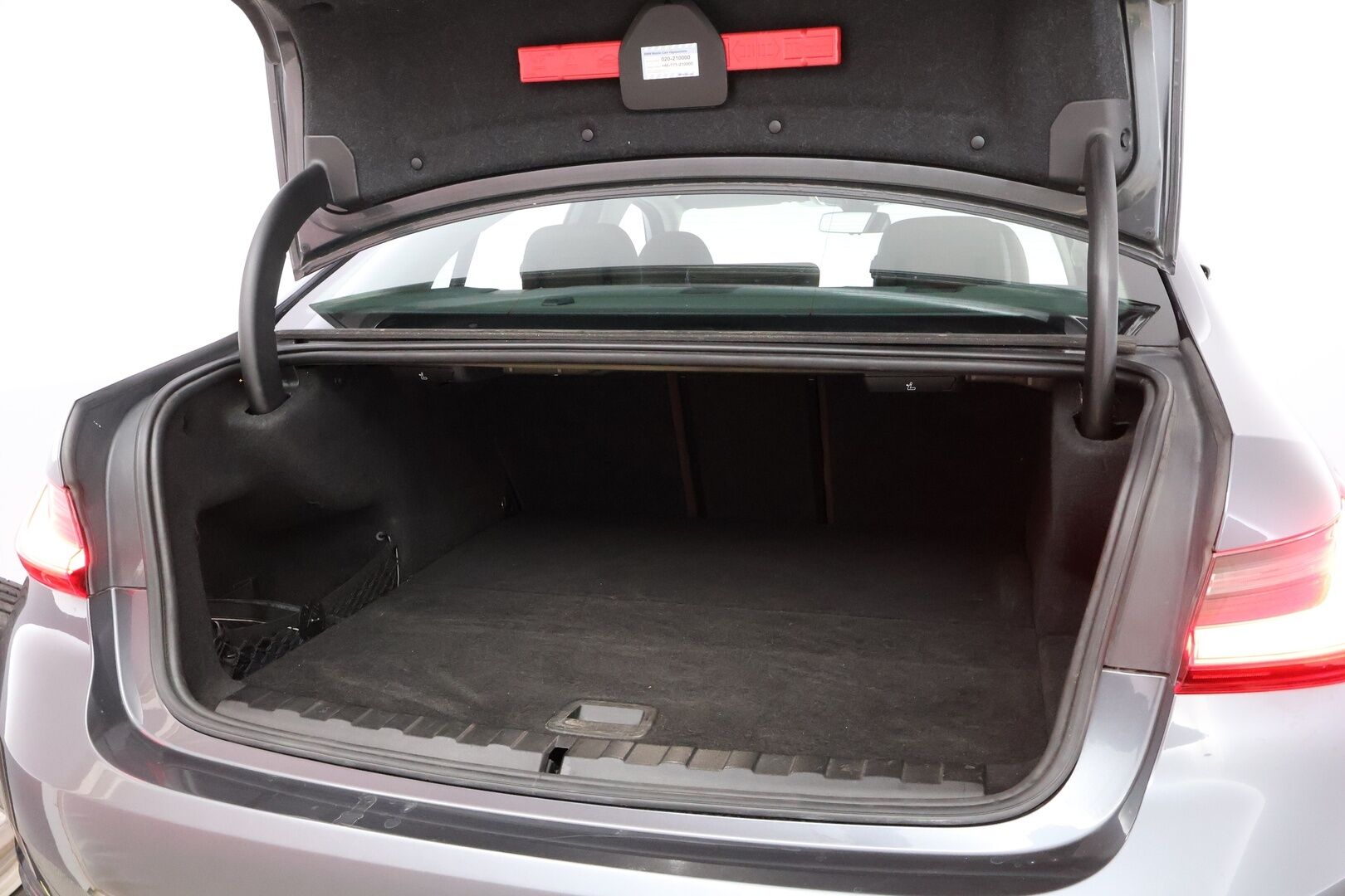 BMW 330 2020 G20 Sedan 330e A Charged Edition Sport* Ruskeat nahat / Vetokoukku / Professional Navi / Digimittari / Adapt.LED / Shadowline* - Akku kuntotarkastettu / 2x Hyvät renkaat / 2x Latauskaapelit