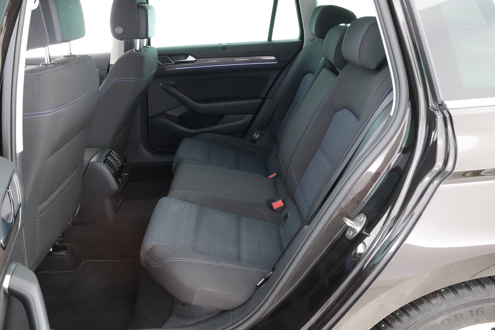 VOLKSWAGEN PASSAT 2020 Variant GTE Plug-In Hybrid 160 kW DSG * Adapt.Vakkari / Hieronta / iQ Matrix LED / Peruutuskamera / HUD / Digimittari - Jakopää juuri tehty / 2x Renkaat aluvantein / Juuri tullut Tampereelle!