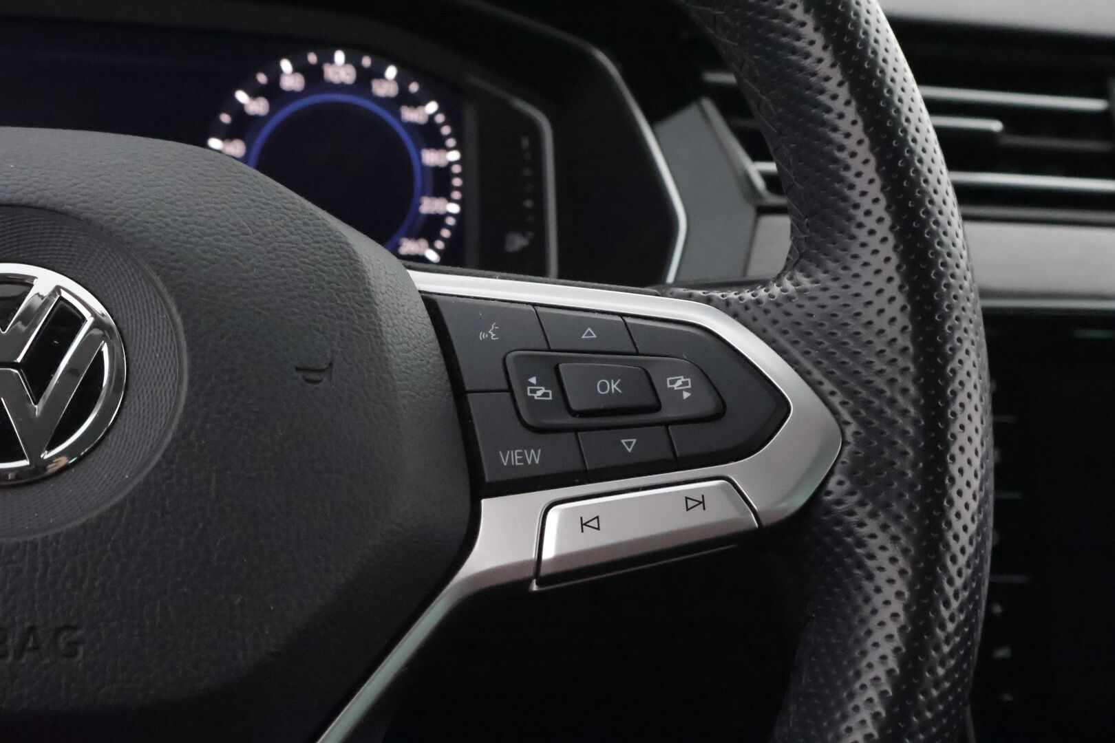 VOLKSWAGEN PASSAT 2020 Variant GTE Plug-In Hybrid 160 kW DSG * Adapt.Vakkari / Hieronta / iQ Matrix LED / Peruutuskamera / HUD / Digimittari - Jakopää juuri tehty / 2x Renkaat aluvantein / Juuri tullut Tampereelle!