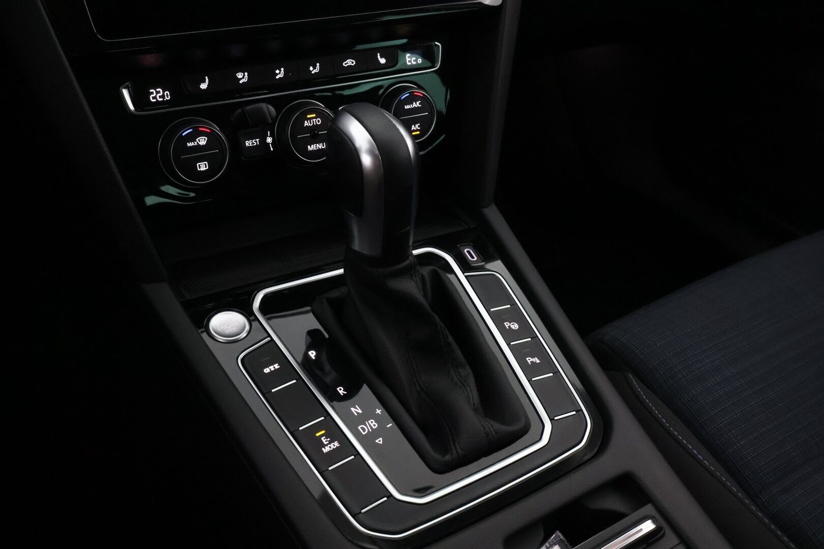 VOLKSWAGEN PASSAT 2020 Variant GTE Plug-In Hybrid 160 kW DSG * Adapt.Vakkari / Hieronta / iQ Matrix LED / Peruutuskamera / HUD / Digimittari - Jakopää juuri tehty / 2x Renkaat aluvantein / Juuri tullut Tampereelle!