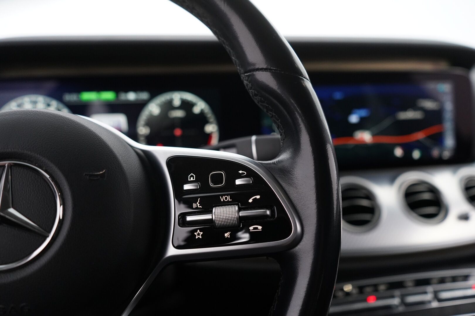 MERCEDES-BENZ E 2020 300de Avantgarde SE-Edition *Distronic+ / Widescreen / Koukku / Kamera* - Kahdet OEM vanteet / Huippuvarusteet / Erikoisväri / Viimeisin huolto 168tkm käyttöautolla