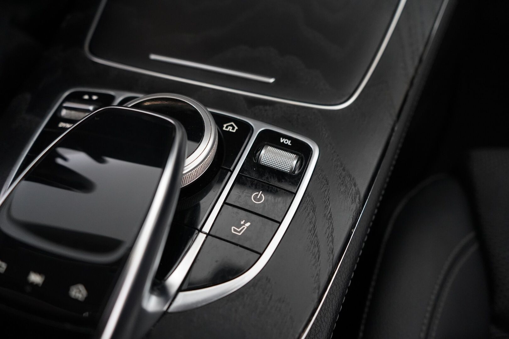 MERCEDES-BENZ E 2020 300de Avantgarde SE-Edition *Distronic+ / Widescreen / Koukku / Kamera* - Kahdet OEM vanteet / Huippuvarusteet / Erikoisväri / Viimeisin huolto 168tkm käyttöautolla