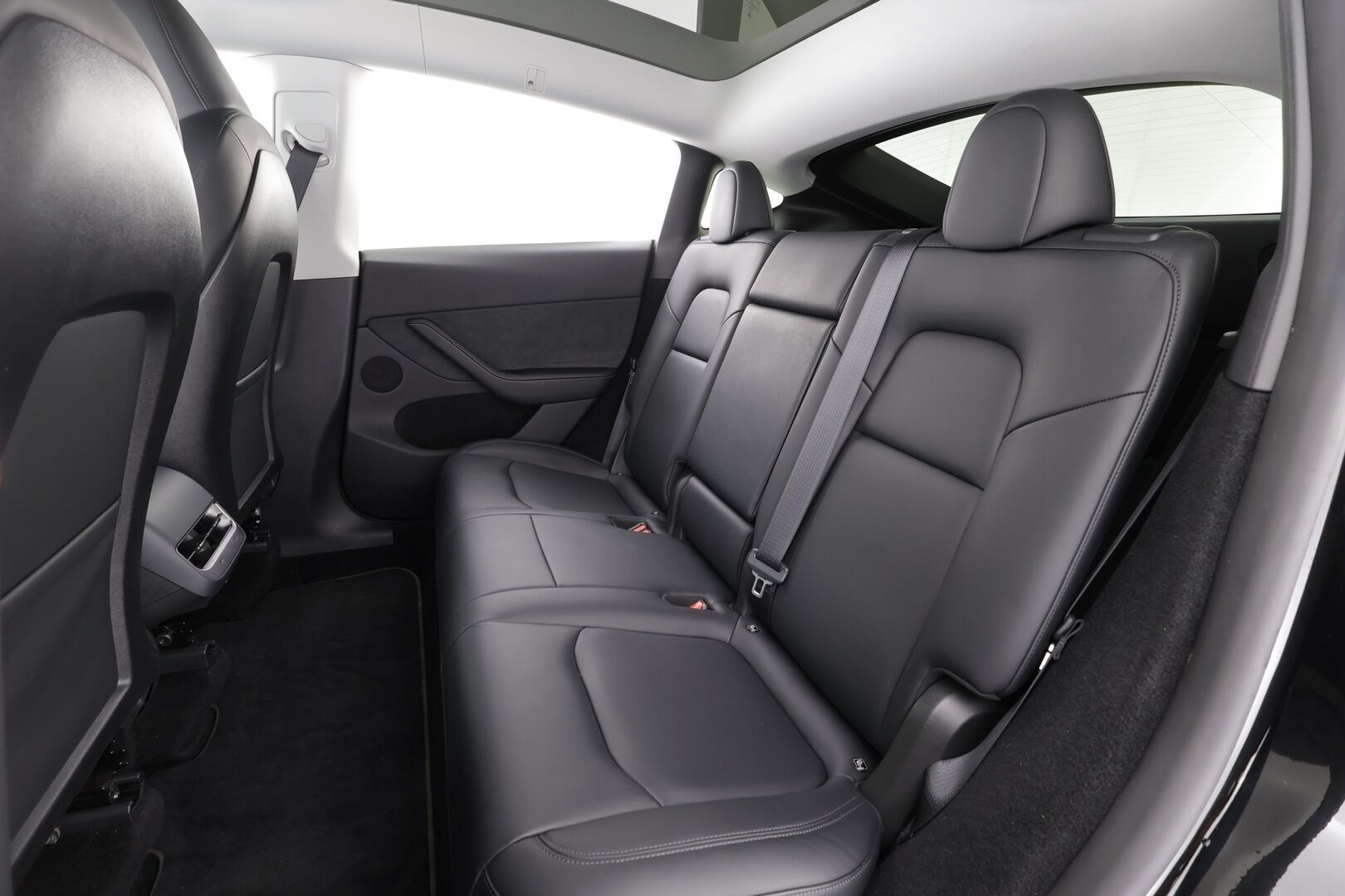 Tesla Model Y 2024 Performance - | ACC | ILP | Koukku | S3XY Knob | Premium Audio | Lasikatto | Matrix | Sähkönahat | Muistipenkki | Autosteer | P.kamera | 1-om suomiauto | 