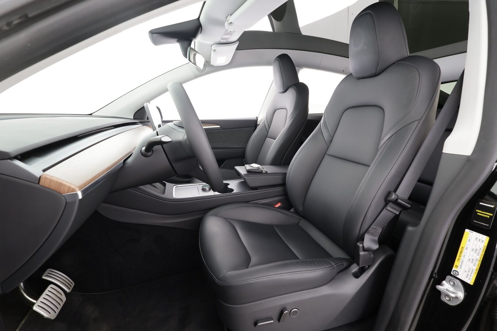 Tesla Model Y 2024 Performance - | ACC | ILP | Koukku | S3XY Knob | Premium Audio | Lasikatto | Matrix | Sähkönahat | Muistipenkki | Autosteer | P.kamera | 1-om suomiauto | 