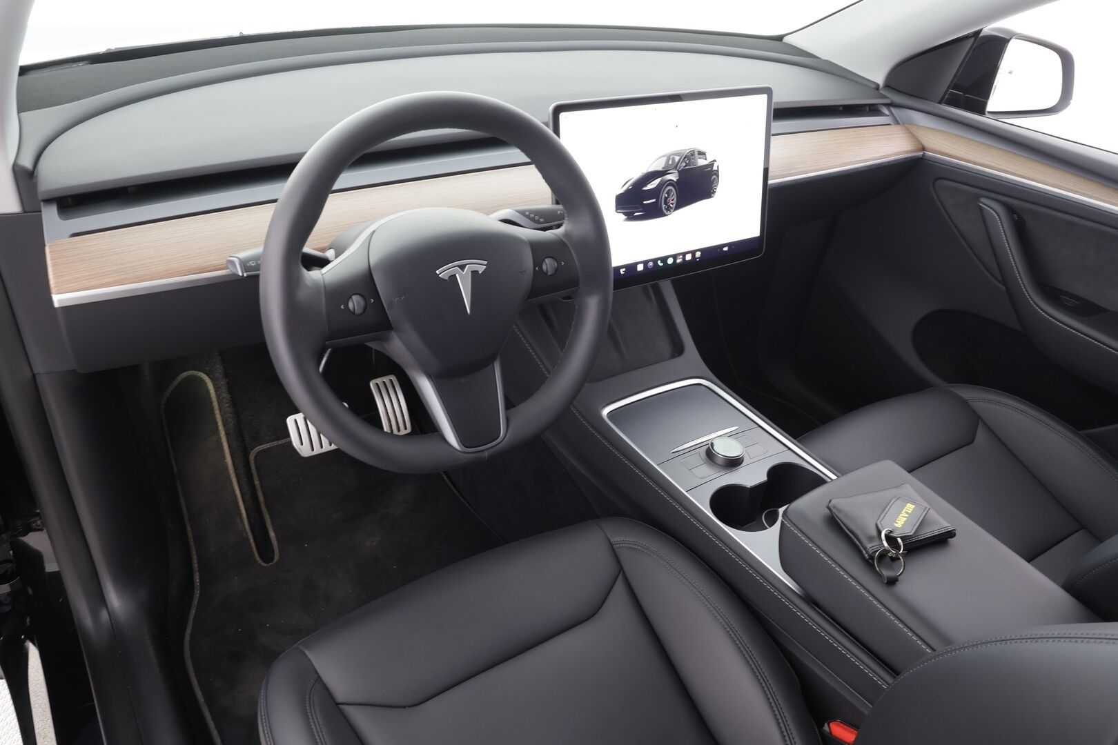 Tesla Model Y 2024 Performance - | ACC | ILP | Koukku | S3XY Knob | Premium Audio | Lasikatto | Matrix | Sähkönahat | Muistipenkki | Autosteer | P.kamera | 1-om suomiauto | 