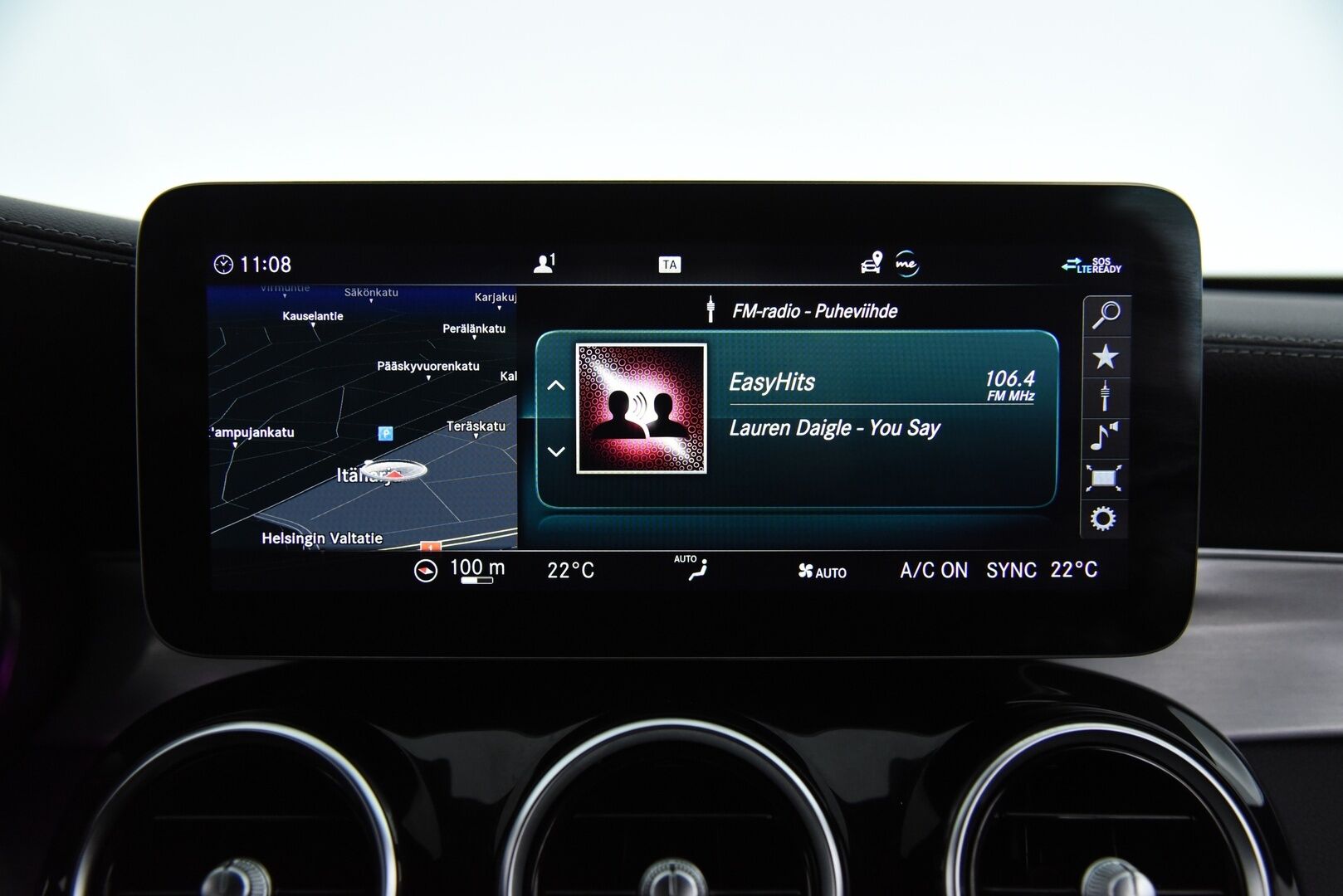 MERCEDES-BENZ C 2021 300T e Plug-in AMG Night edition / Digimittaristo / Esilämmitys / P. kamera / Koukku / Nahka-alcant. / LED High Perf. / - Kattavasti varusteltu! / 2x renkaat & vanteet / Night edition / SOH 90,4%! / Siniset tikkaukset