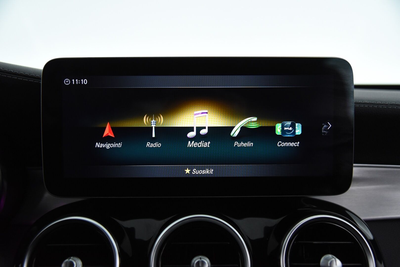 MERCEDES-BENZ C 2021 300T e Plug-in AMG Night edition / Digimittaristo / Esilämmitys / P. kamera / Koukku / Nahka-alcant. / LED High Perf. / - Kattavasti varusteltu! / 2x renkaat & vanteet / Night edition / SOH 90,4%! / Siniset tikkaukset