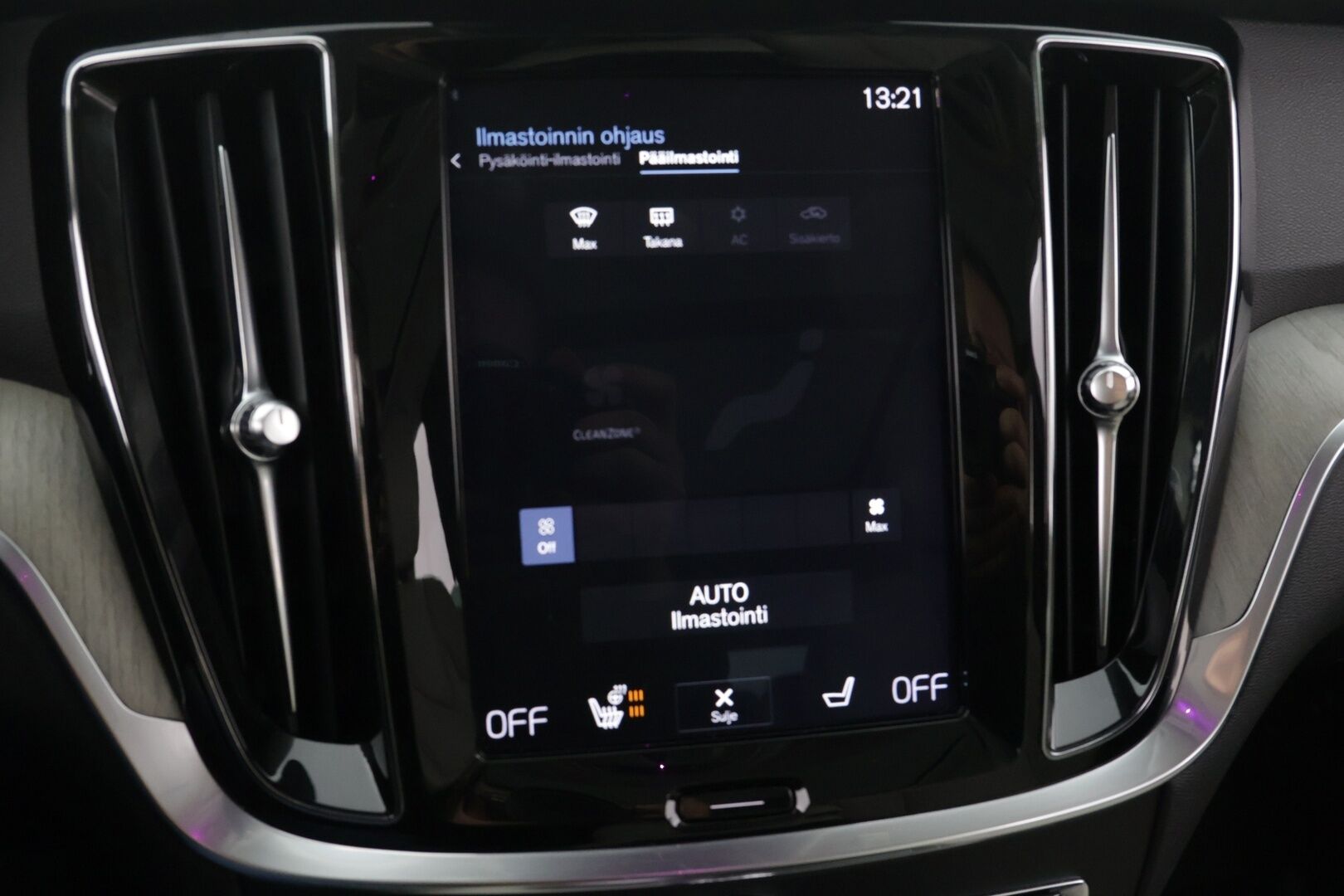 Volvo V60 2019 T8 TwE AWD Inscription aut. ** Panorama / Adapt.Vakkari / Webasto / Sporttinahat / Keyless / Koukku ** - Todella hyvät varusteet / Hyvin pidetty ja kattavasti huollettu! - HULLUT AVAJAISHULINAT KORKOTARJOUS 3,29 %