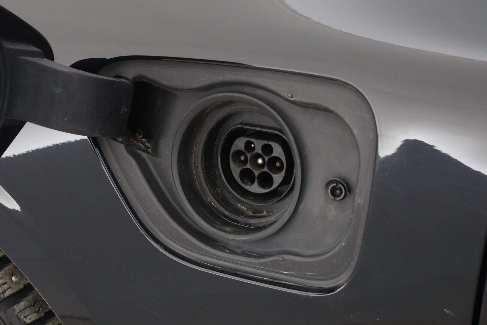 Volvo V60 2019 T8 TwE AWD Inscription aut. ** Panorama / Adapt.Vakkari / Webasto / Sporttinahat / Keyless / Koukku ** - Todella hyvät varusteet / Hyvin pidetty ja kattavasti huollettu! - HULLUT AVAJAISHULINAT KORKOTARJOUS 3,29 %