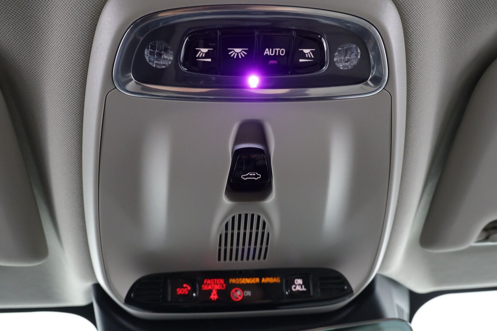 Volvo V60 2019 T8 TwE AWD Inscription aut. ** Panorama / Adapt.Vakkari / Webasto / Sporttinahat / Keyless / Koukku ** - Todella hyvät varusteet / Hyvin pidetty ja kattavasti huollettu! - HULLUT AVAJAISHULINAT KORKOTARJOUS 3,29 %