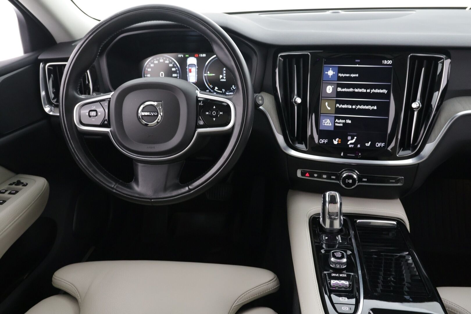 Volvo V60 2019 T8 TwE AWD Inscription aut. ** Panorama / Adapt.Vakkari / Webasto / Sporttinahat / Keyless / Koukku ** - Todella hyvät varusteet / Hyvin pidetty ja kattavasti huollettu! - HULLUT AVAJAISHULINAT KORKOTARJOUS 3,29 %