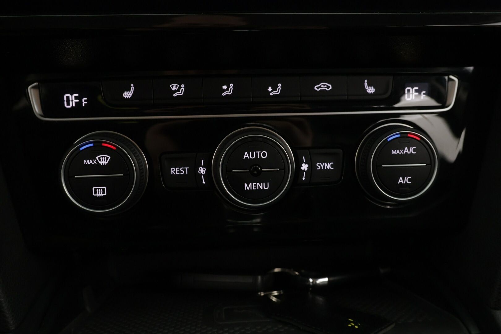 VOLKSWAGEN PASSAT 2020 Variant GTE Plug-In Hybrid DSG-aut. * Adapt.Vakkari / Kaistavahti / Navi / Apple&Android / P.Kamera / ergoComfort / LED *