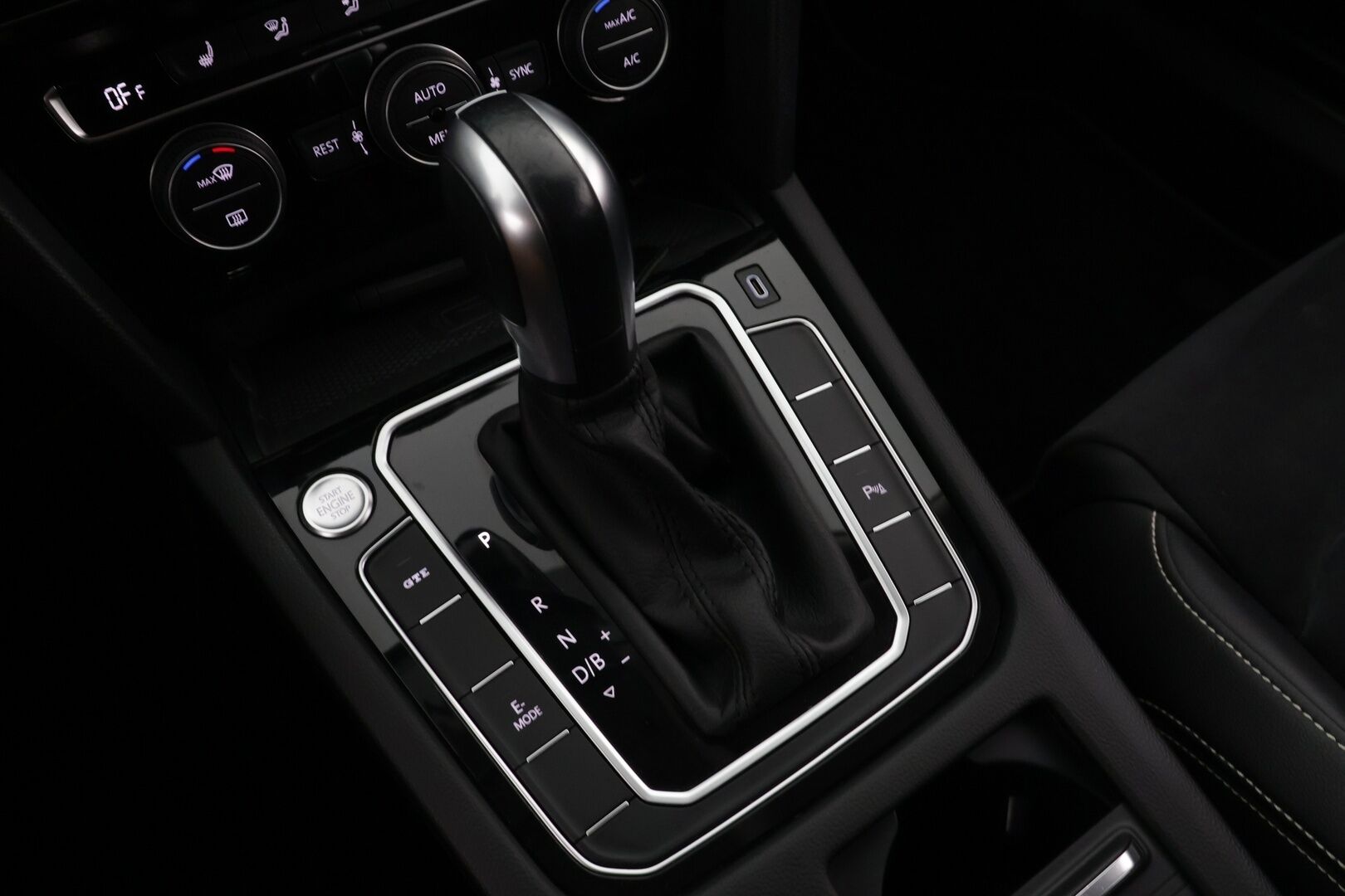 VOLKSWAGEN PASSAT 2020 Variant GTE Plug-In Hybrid DSG-aut. * Adapt.Vakkari / Kaistavahti / Navi / Apple&Android / P.Kamera / ergoComfort / LED *