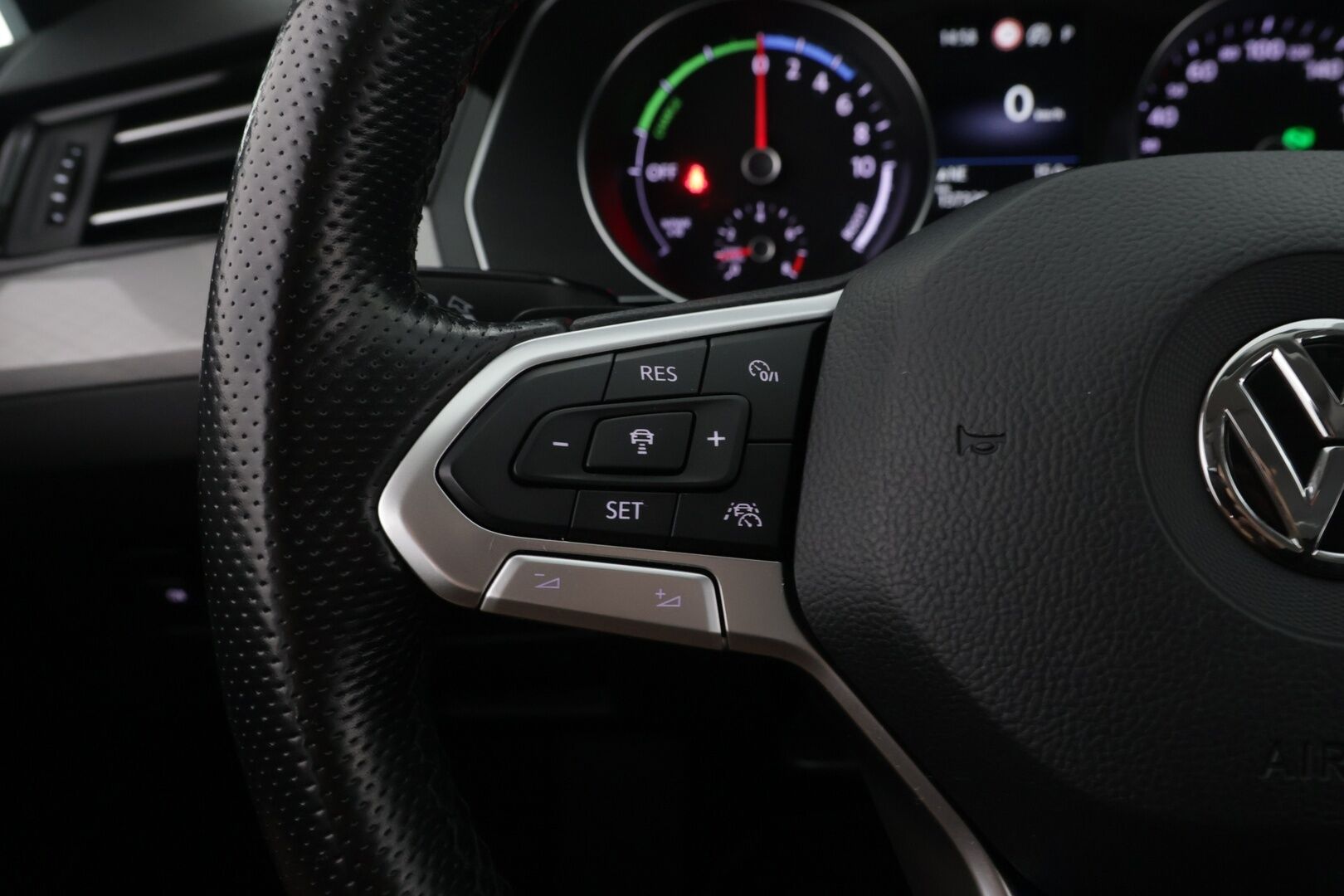 VOLKSWAGEN PASSAT 2020 Variant GTE Plug-In Hybrid DSG-aut. * Adapt.Vakkari / Kaistavahti / Navi / Apple&Android / P.Kamera / ergoComfort / LED *