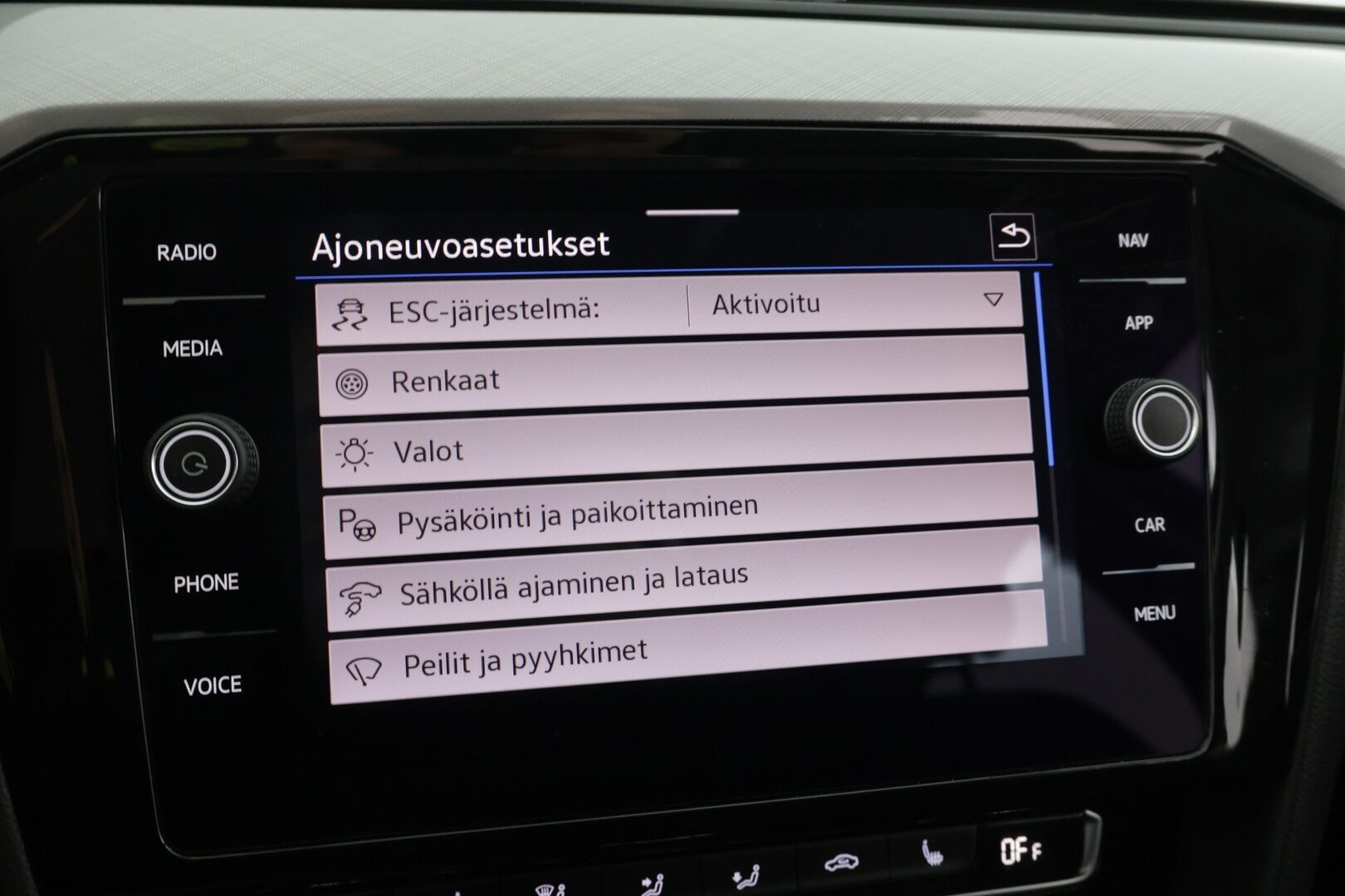 VOLKSWAGEN PASSAT 2020 Variant GTE Plug-In Hybrid DSG-aut. * Adapt.Vakkari / Kaistavahti / Navi / Apple&Android / P.Kamera / ergoComfort / LED *