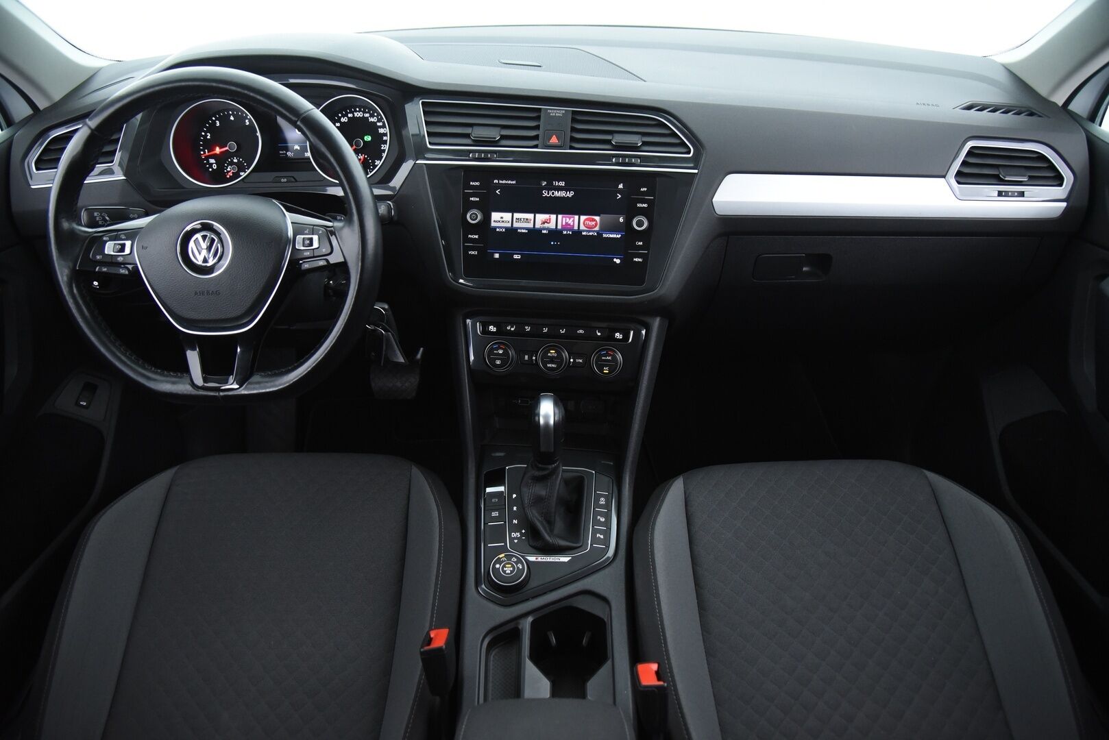 VOLKSWAGEN TIGUAN 2020 2,0TSI Comfortline 140kW 4Motion Aut. / Adapt.vak / Webasto / P-kamera / Vetokoukku / Apple Carplay / AndroidAuto / - / Huikeat varusteet / 2x hyvät renkaat / Seuraava katsastus vasta 3/2027 /