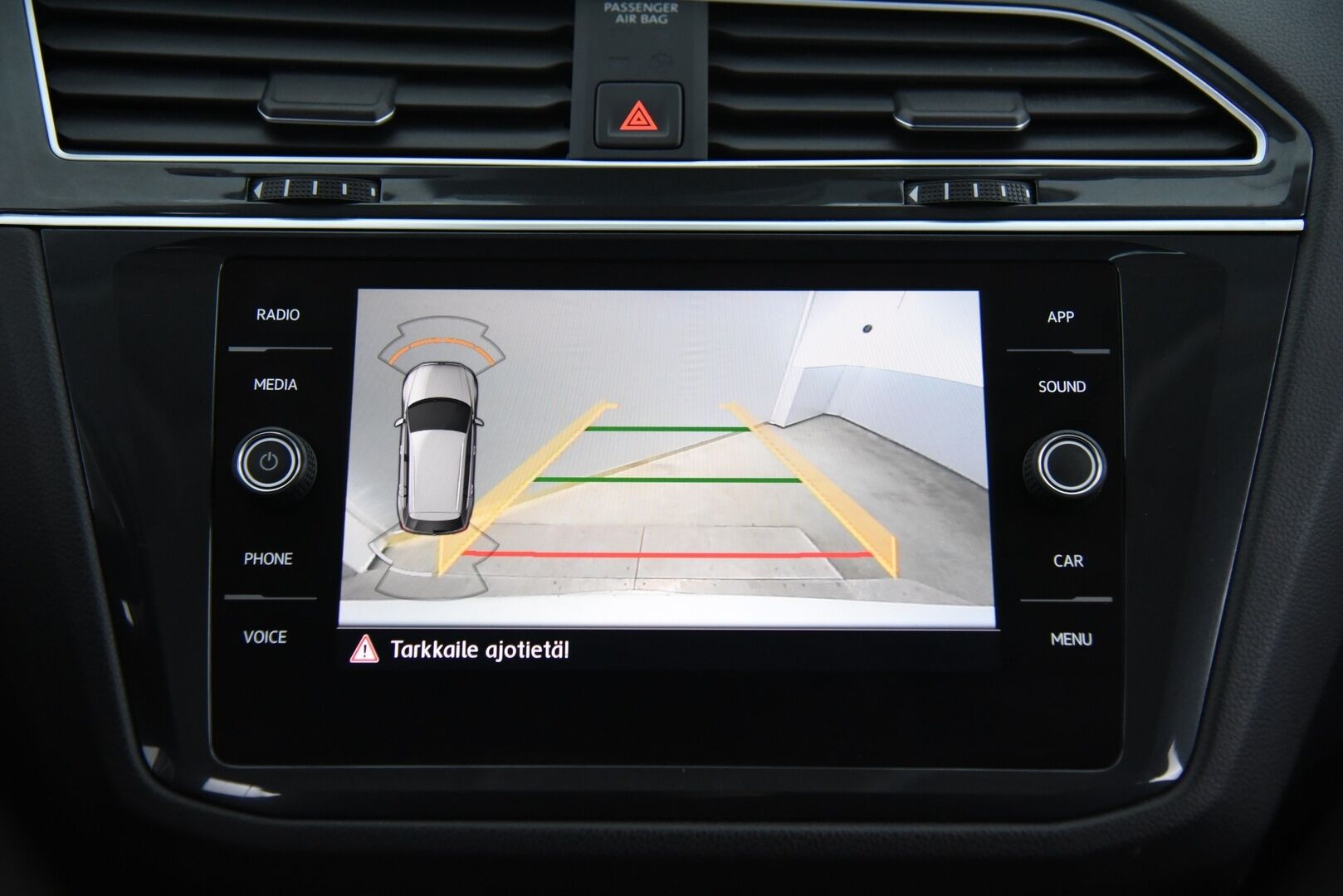 VOLKSWAGEN TIGUAN 2020 2,0TSI Comfortline 140kW 4Motion Aut. / Adapt.vak / Webasto / P-kamera / Vetokoukku / Apple Carplay / AndroidAuto / - / Huikeat varusteet / 2x hyvät renkaat / Seuraava katsastus vasta 3/2027 /