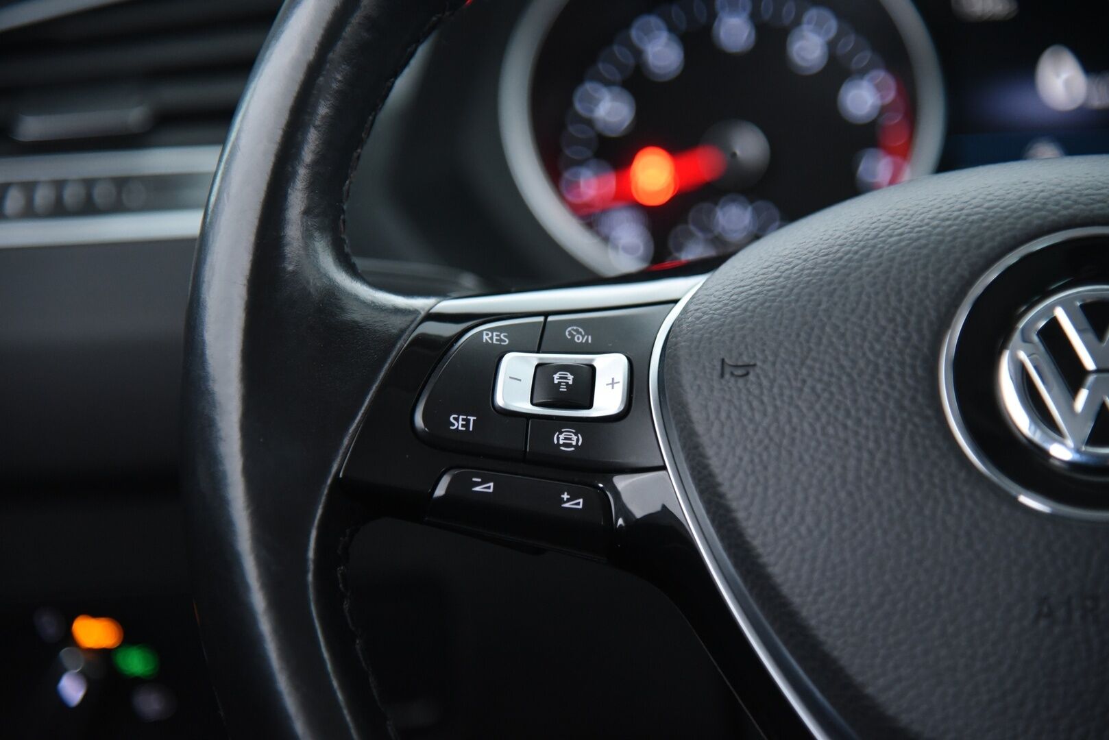 VOLKSWAGEN TIGUAN 2020 2,0TSI Comfortline 140kW 4Motion Aut. / Adapt.vak / Webasto / P-kamera / Vetokoukku / Apple Carplay / AndroidAuto / - / Huikeat varusteet / 2x hyvät renkaat / Seuraava katsastus vasta 3/2027 /