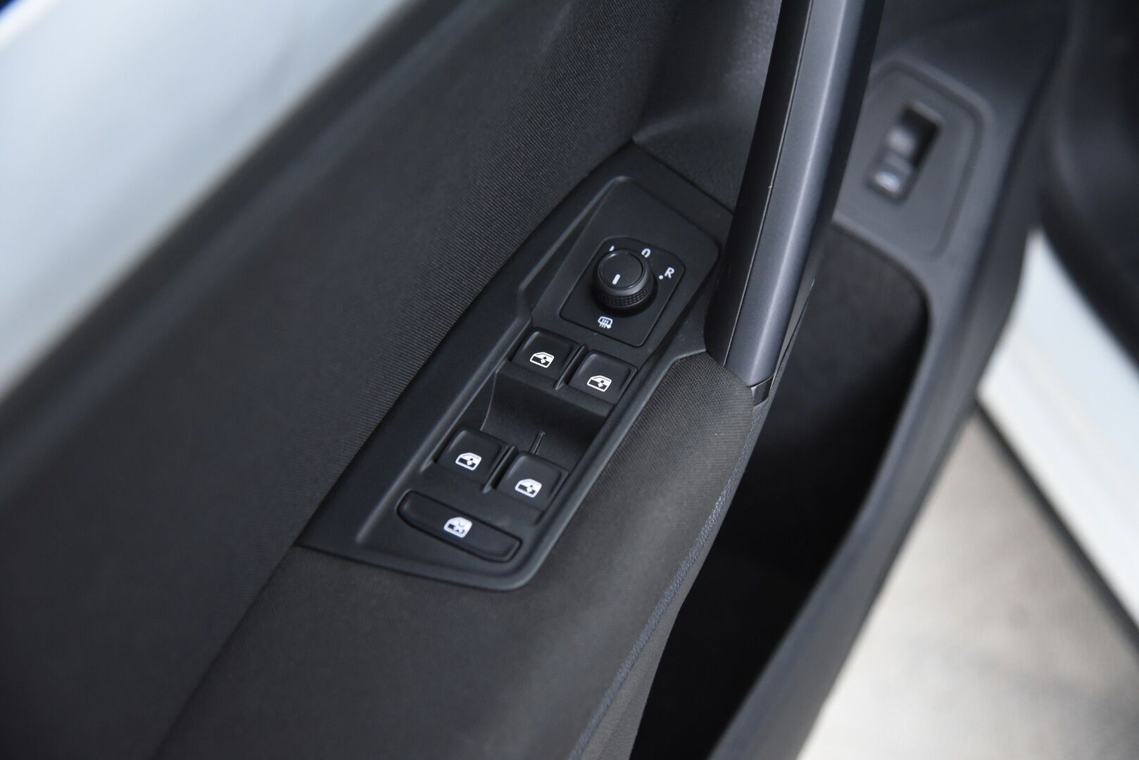 VOLKSWAGEN TIGUAN 2020 2,0TSI Comfortline 140kW 4Motion Aut. / Adapt.vak / Webasto / P-kamera / Vetokoukku / Apple Carplay / AndroidAuto / - / Huikeat varusteet / 2x hyvät renkaat / Seuraava katsastus vasta 3/2027 /