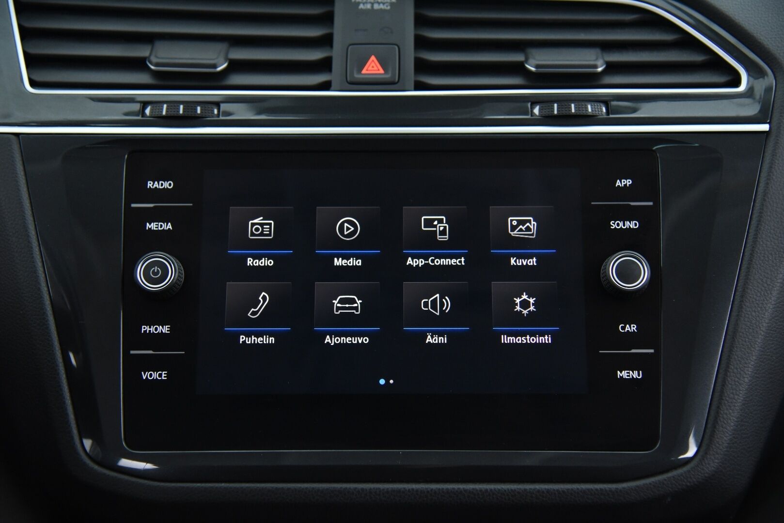 VOLKSWAGEN TIGUAN 2020 2,0TSI Comfortline 140kW 4Motion Aut. / Adapt.vak / Webasto / P-kamera / Vetokoukku / Apple Carplay / AndroidAuto / - / Huikeat varusteet / 2x hyvät renkaat / Seuraava katsastus vasta 3/2027 /