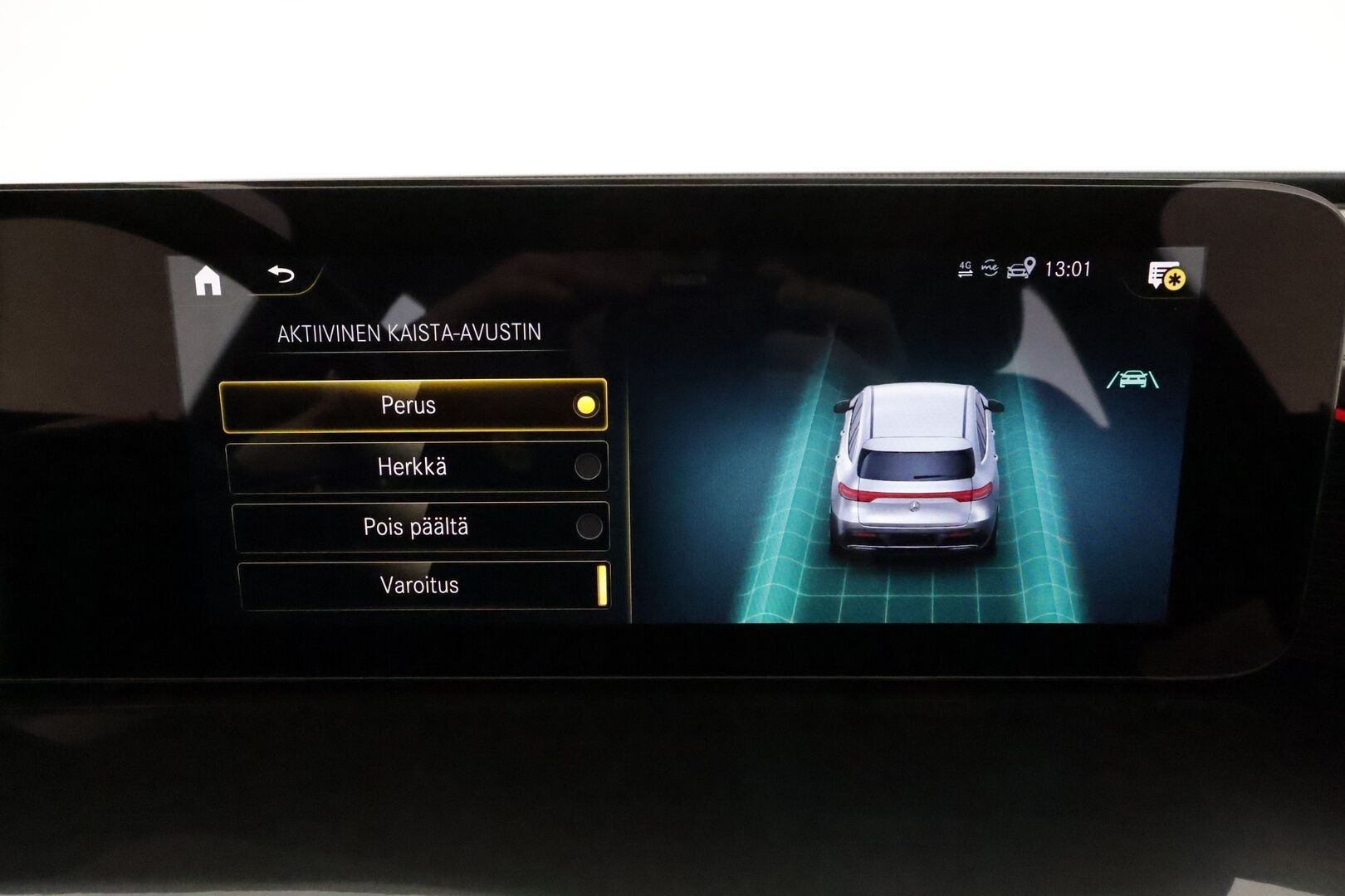 Mercedes-Benz EQC 2022 400 4MATIC Business AMG **Lasikattoluukku / Distronic+ / LED-valot / 360° / Sporttipenkit Muistilla / HUD / Widescreen** - 3,99 % KORKOTARJOUS TÄHÄN AUTOON - **HUIPPU KAMOILLA**