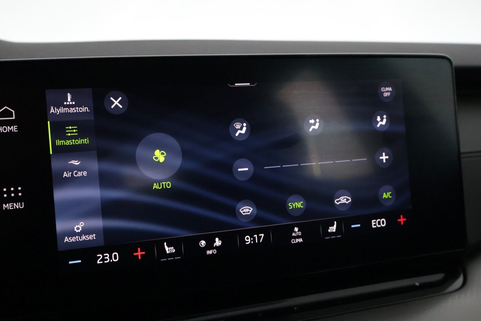 Skoda Octavia 2024 Combi 1.4 TSI PHEV Ambition iV DSG Autom. * SoH 98% / Vakkari / Digimittaristo / Ratinlämmitin / KeyLess / Ambient* - *2x Renkaat / Merkkihuollettu / Lämmitettävä tuulilasi / Suomi-auto* - HULLUT AVAJAISHULINAT KORKOTARJOUS 3,29 %