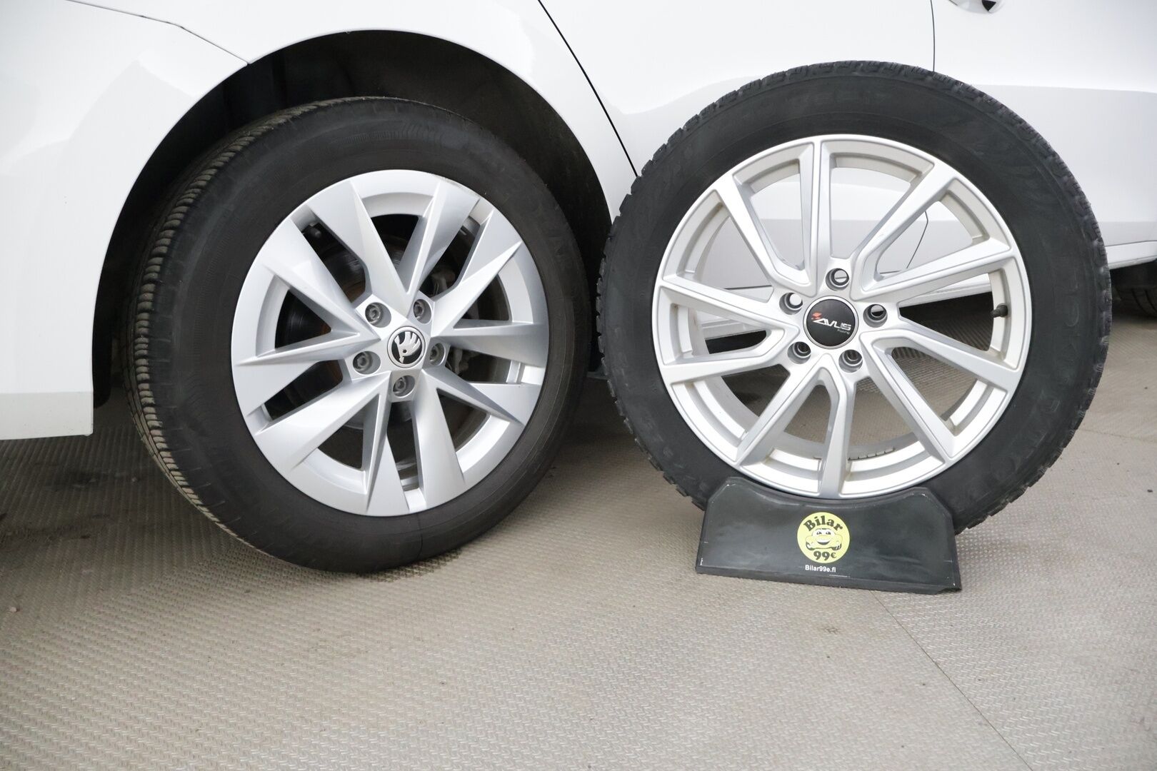 Skoda Octavia 2024 Combi 1.4 TSI PHEV Ambition iV DSG Autom. * SoH 98% / Vakkari / Digimittaristo / Ratinlämmitin / KeyLess / Ambient* - *2x Renkaat / Merkkihuollettu / Lämmitettävä tuulilasi / Suomi-auto* - HULLUT AVAJAISHULINAT KORKOTARJOUS 3,29 %