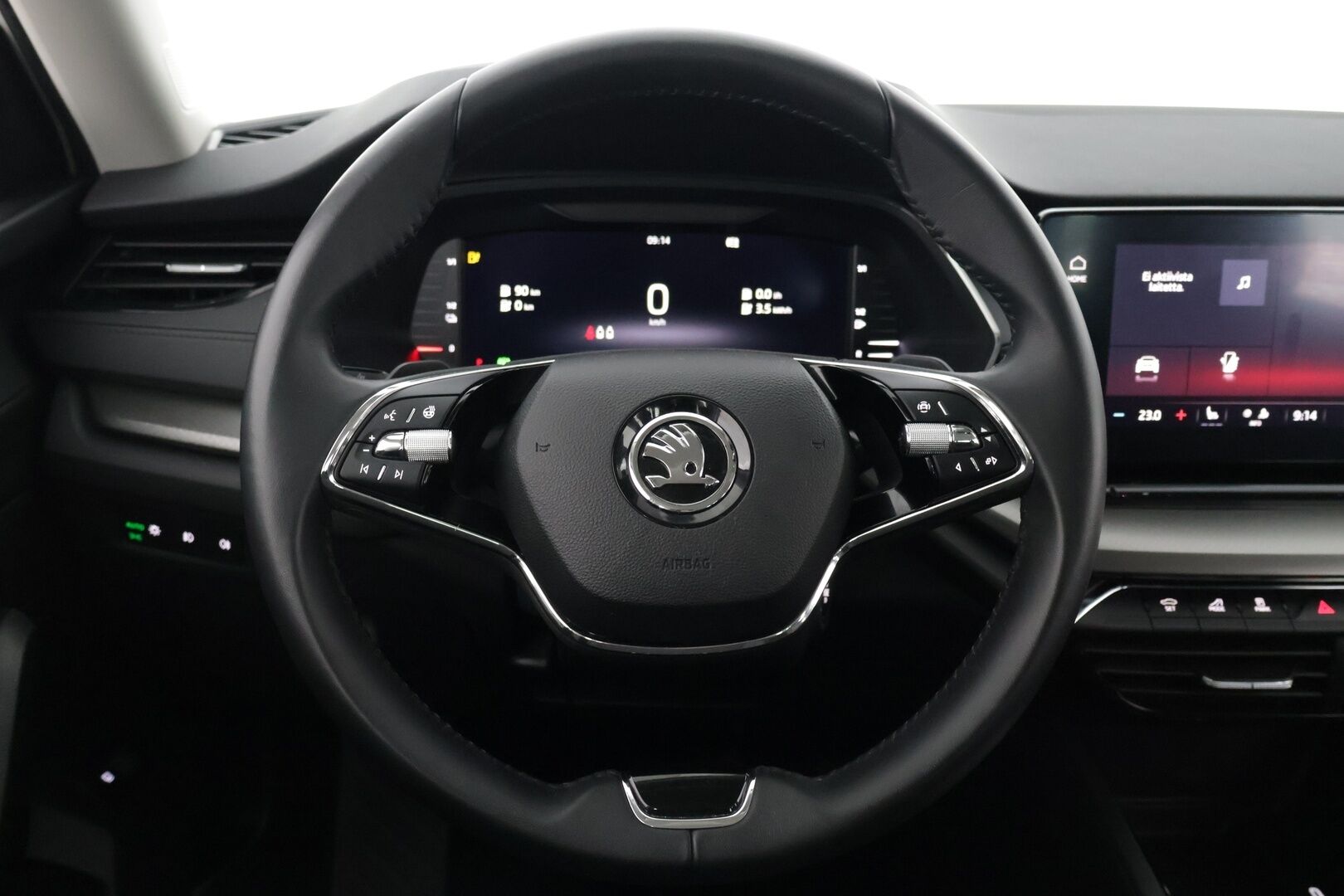 Skoda Octavia 2024 Combi 1.4 TSI PHEV Ambition iV DSG Autom. * SoH 98% / Vakkari / Digimittaristo / Ratinlämmitin / KeyLess / Ambient* - *2x Renkaat / Merkkihuollettu / Lämmitettävä tuulilasi / Suomi-auto* - HULLUT AVAJAISHULINAT KORKOTARJOUS 3,29 %