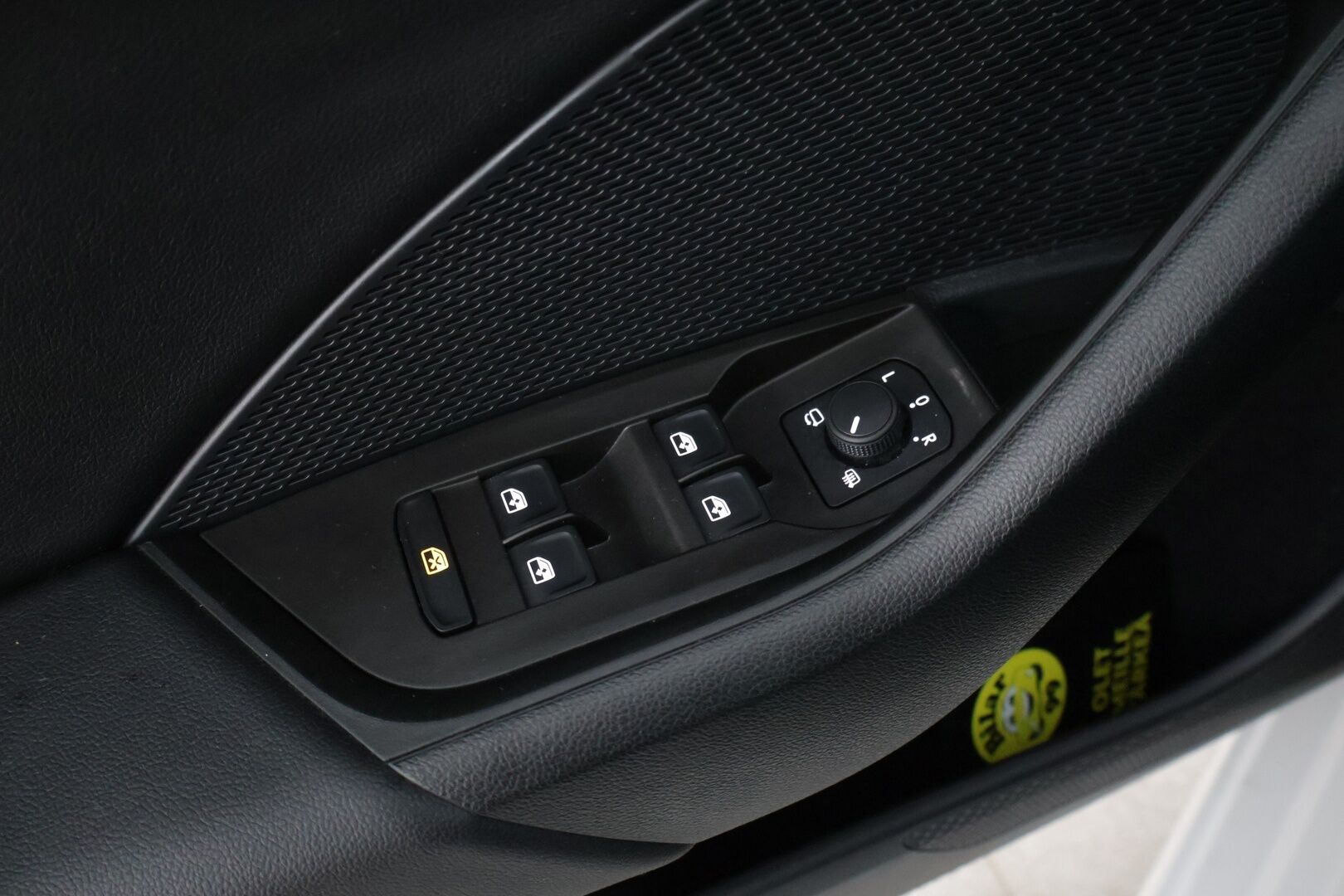 Skoda Octavia 2024 Combi 1.4 TSI PHEV Ambition iV DSG Autom. * SoH 98% / Vakkari / Digimittaristo / Ratinlämmitin / KeyLess / Ambient* - *2x Renkaat / Merkkihuollettu / Lämmitettävä tuulilasi / Suomi-auto* - HULLUT AVAJAISHULINAT KORKOTARJOUS 3,29 %