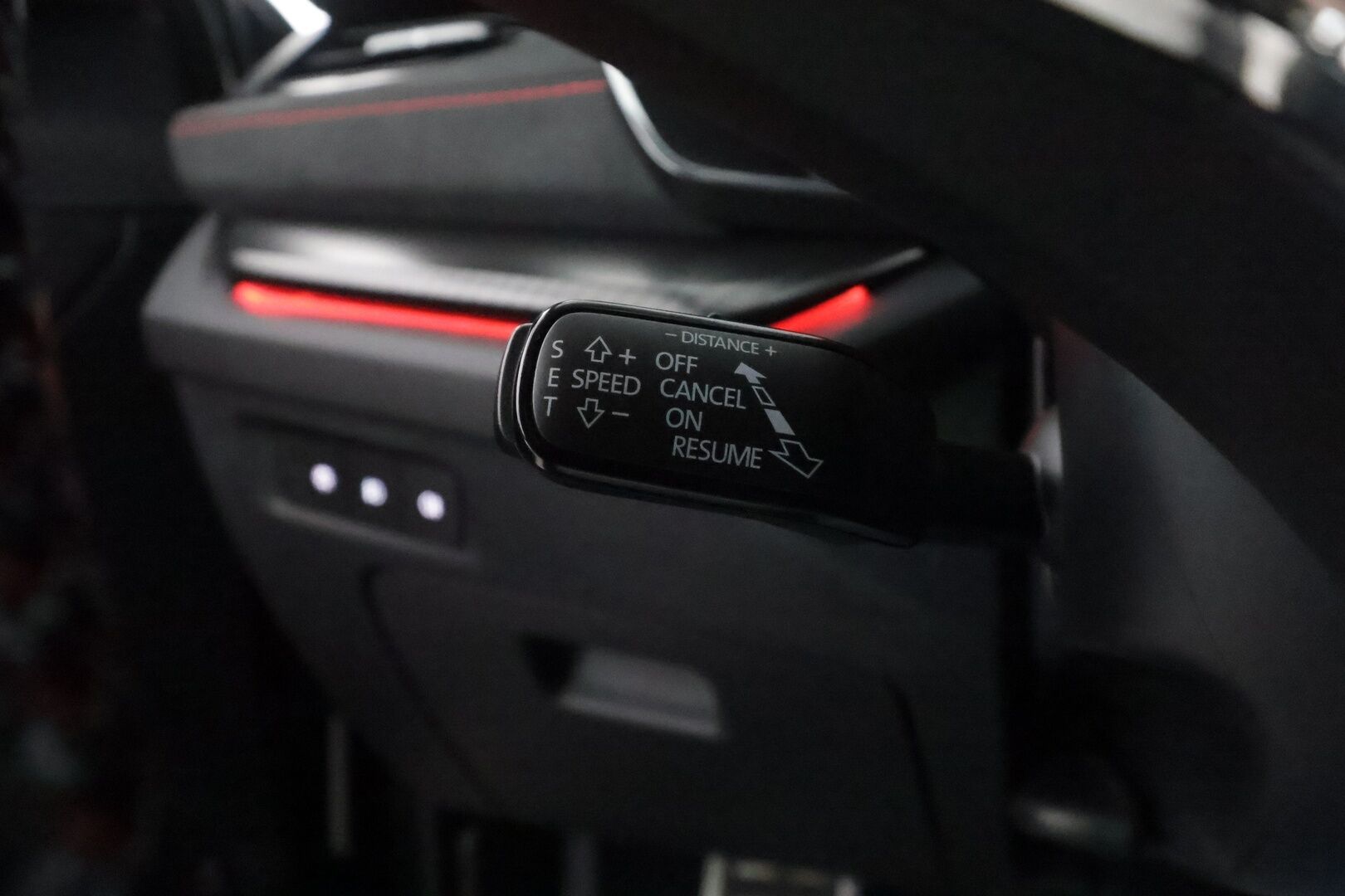 Skoda Octavia 2024 1.4 TSI PHEV Combi RS iV DSG Autom. - Suomi-auto | HUD | Webasto | ACC | Matrix-LED | Kamera | Digimittaristo | Kaistavahti | Navi | Keyless | Ratinlämmitys | 2x Latauskaapelit | Kahdet Skodan vanteet | Merkkihuollettu | Juuri huollettu! - KORKO VAIN 3,99 %