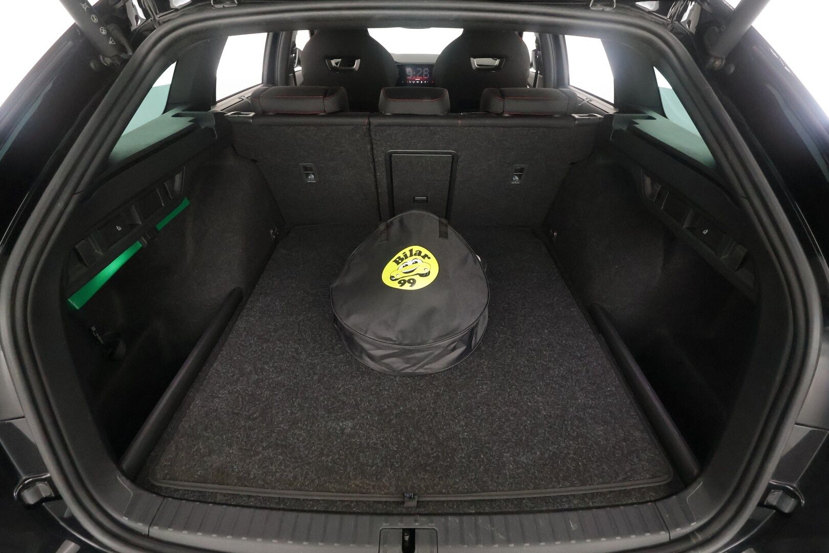 Skoda Octavia 2024 1.4 TSI PHEV Combi RS iV DSG Autom. - Suomi-auto | HUD | Webasto | ACC | Matrix-LED | Kamera | Digimittaristo | Kaistavahti | Navi | Keyless | Ratinlämmitys | 2x Latauskaapelit | Kahdet Skodan vanteet | Merkkihuollettu | Juuri huollettu! - KORKO VAIN 3,99 %