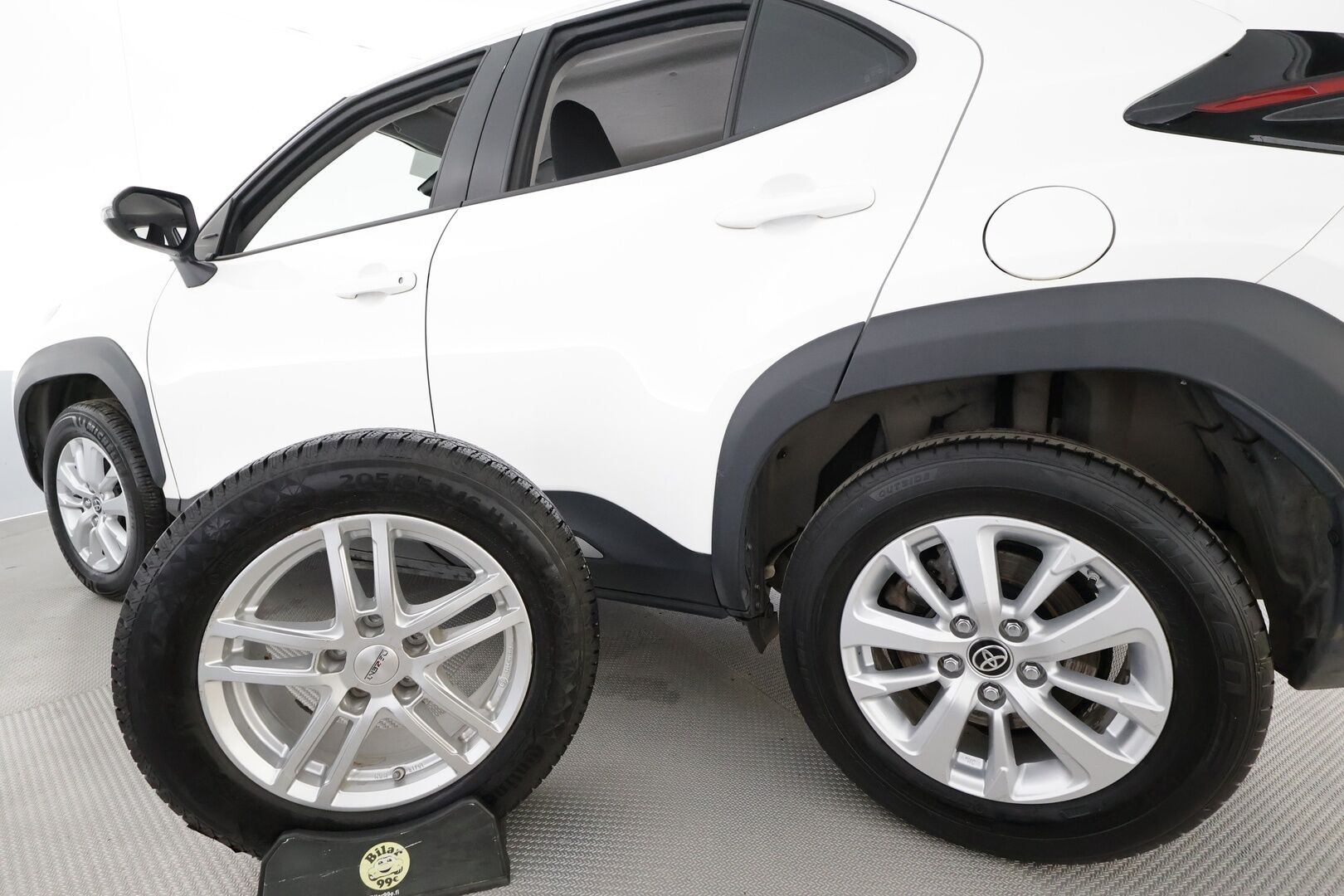 Toyota Yaris Cross 2023 1,5 Hybrid Active Business - | ACC | P.kamera | LTA | RSA | Keyless | LED | Apple & Android | Lämm. ratti | Aut. pitkät | Merkkihuollot | 1-om suomiauto | 2x renkaat aluin | ALV |