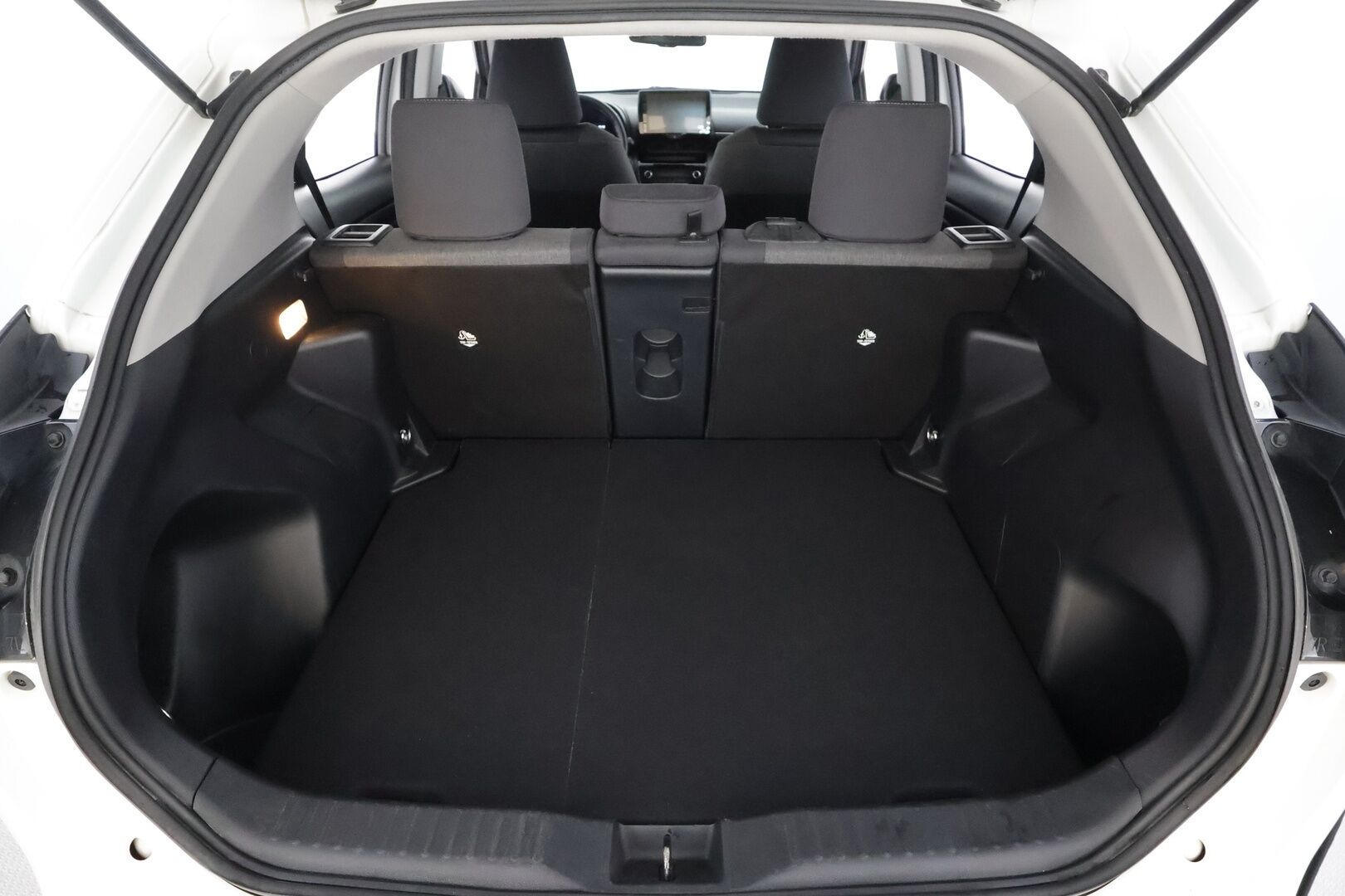 Toyota Yaris Cross 2023 1,5 Hybrid Active Business - | ACC | P.kamera | LTA | RSA | Keyless | LED | Apple & Android | Lämm. ratti | Aut. pitkät | Merkkihuollot | 1-om suomiauto | 2x renkaat aluin | ALV |