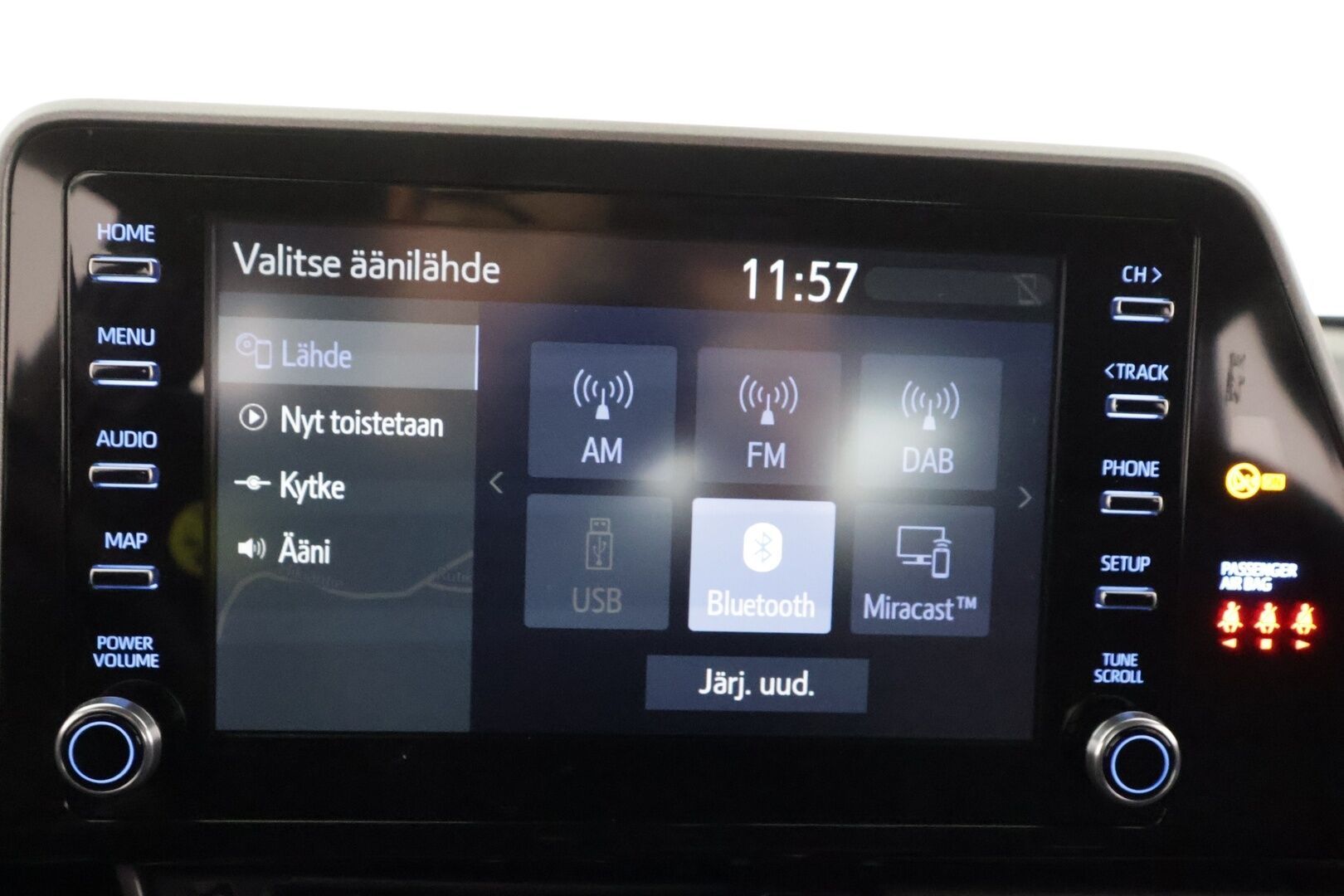 Toyota C-HR 2024 1,8 Hybrid Active Plus - | ACC | LED | Navi | P.kamera | Lane Assist | PCS | RSA | Apple & Android | Merkkihuollot | 2x renkaat aluin | - KORKO VAIN 3,99 %